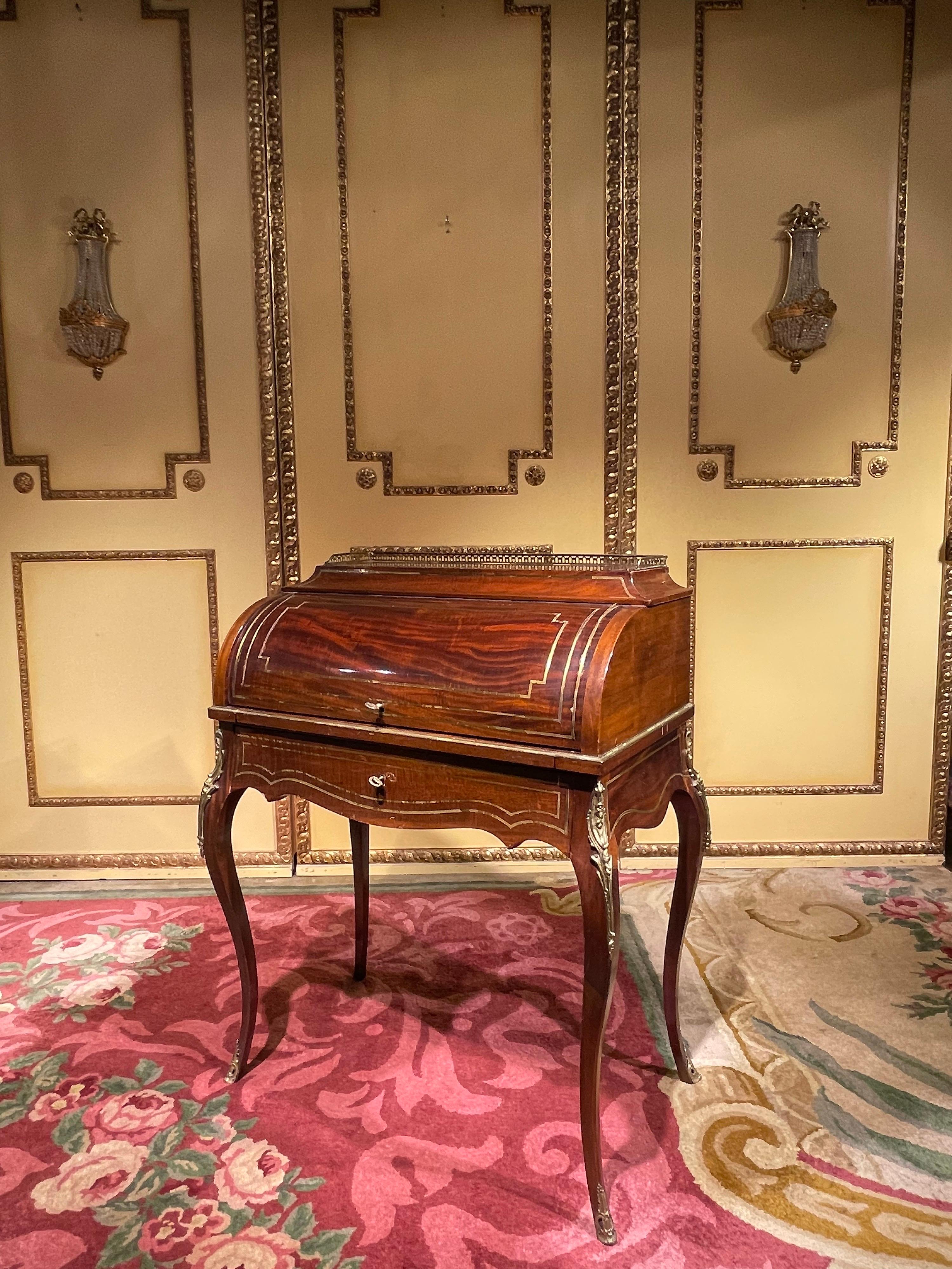 Unique French Roll-Up Secretary/Desk in the Transition Style from Around 1890 For Sale 4