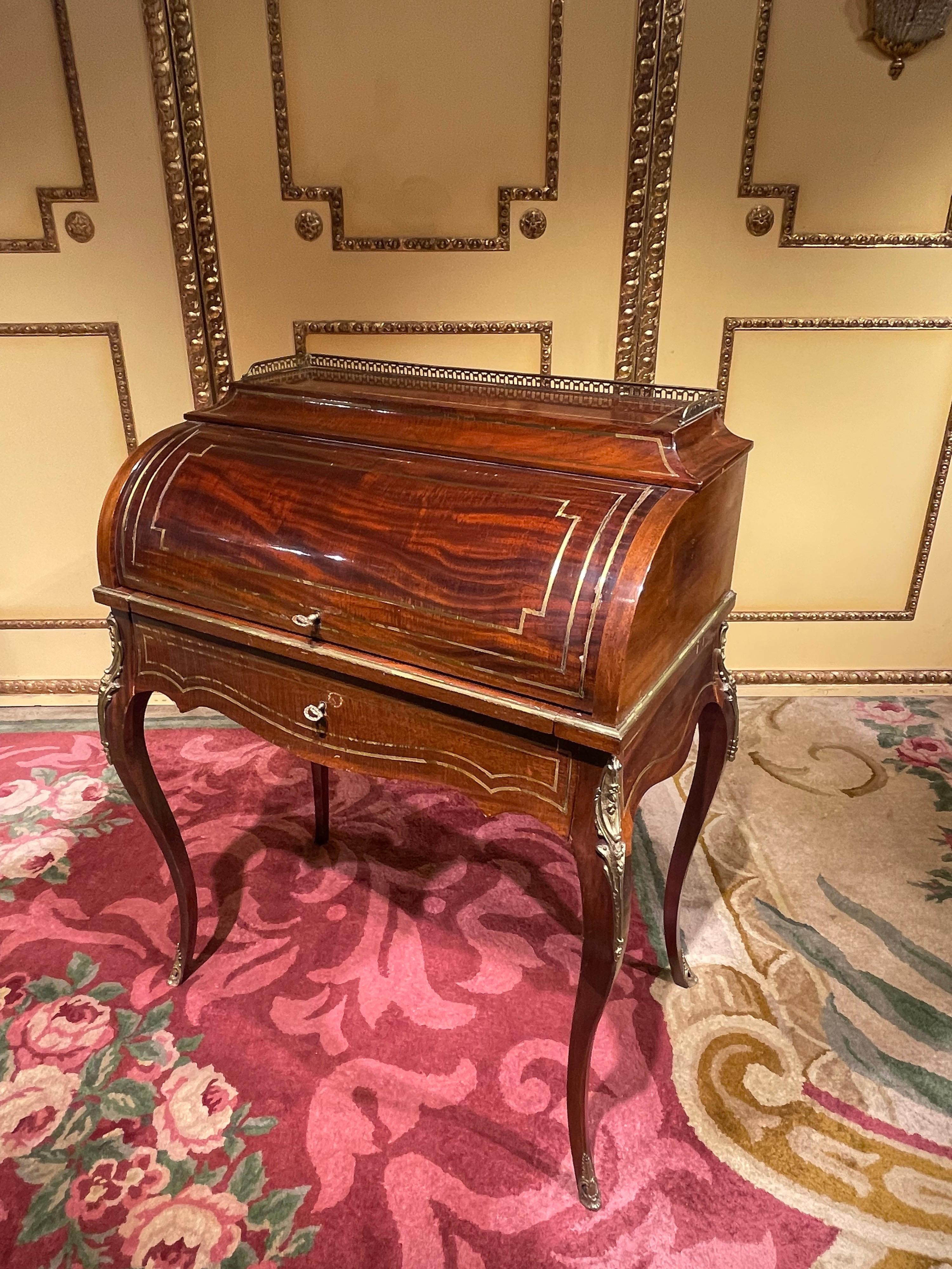 Unique French Roll-Up Secretary/Desk in the Transition Style from Around 1890 For Sale 5