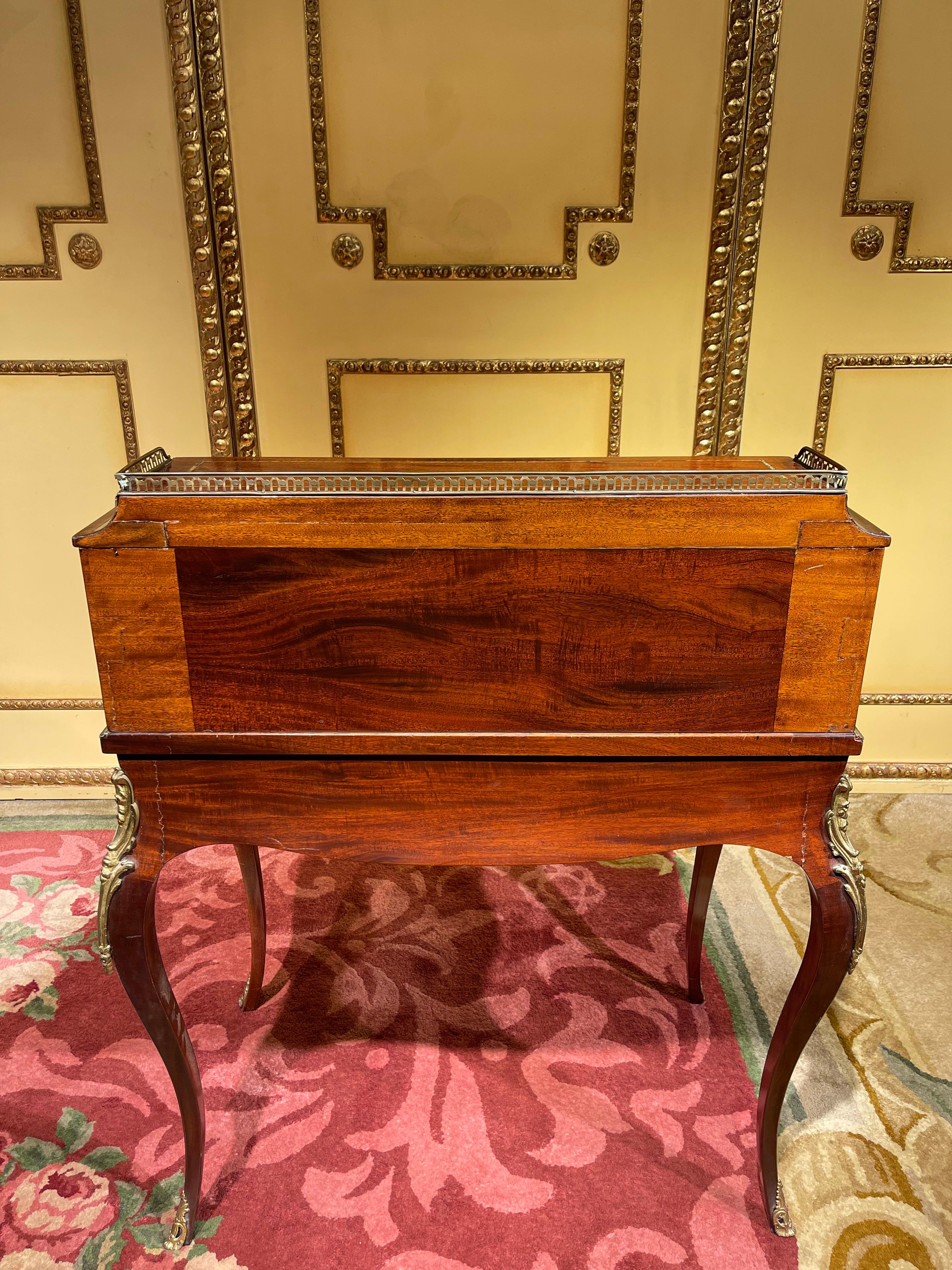 Unique French Roll-Up Secretary/Desk in the Transition Style from Around 1890 For Sale 6