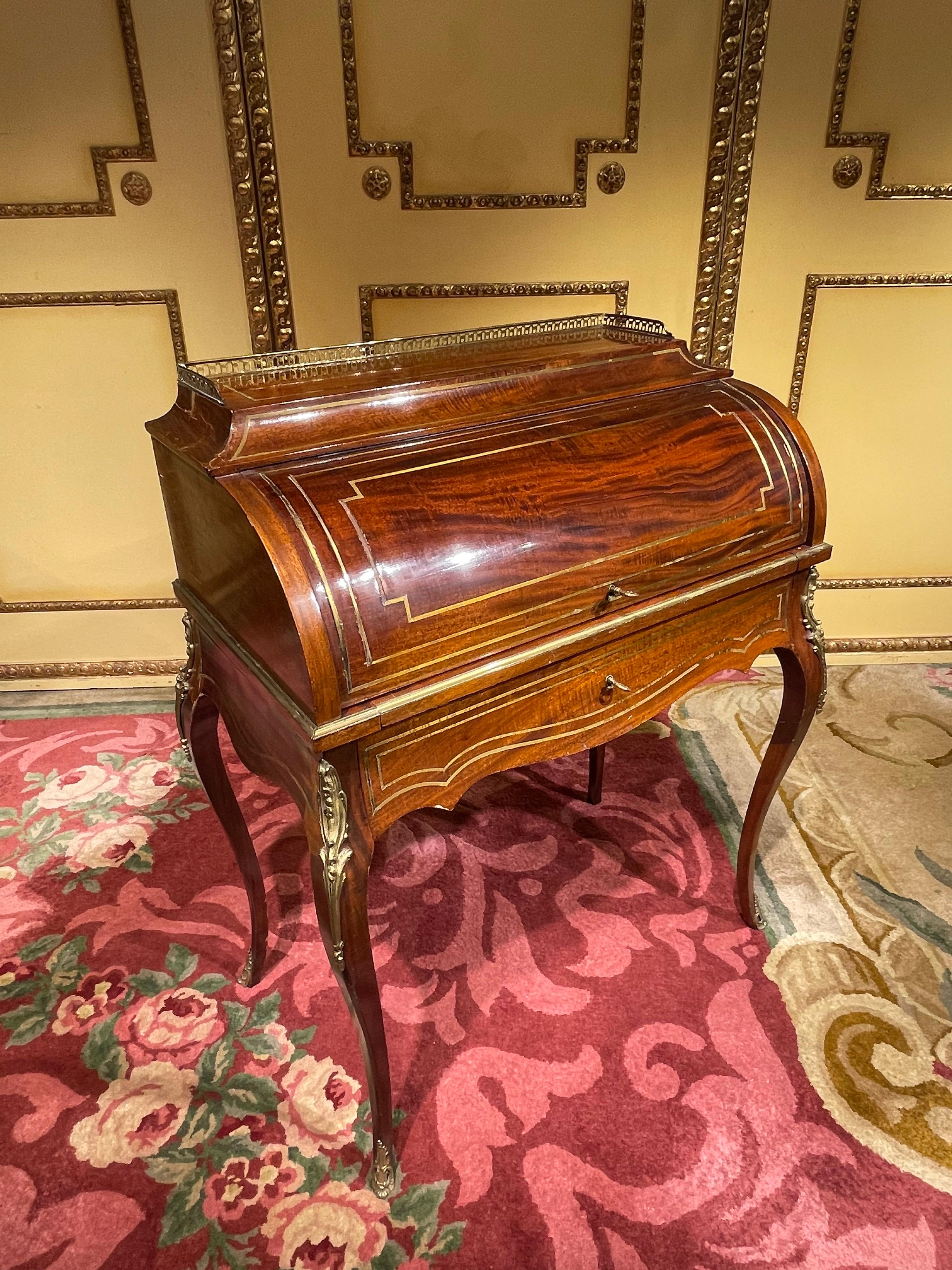 Unique French Roll-Up Secretary/Desk in the Transition Style from Around 1890 For Sale 2