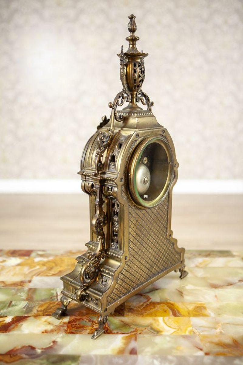 Único reloj de chimenea de estilo francés con candelabros, principios del siglo XX en Bueno estado para la venta en Opole, PL
