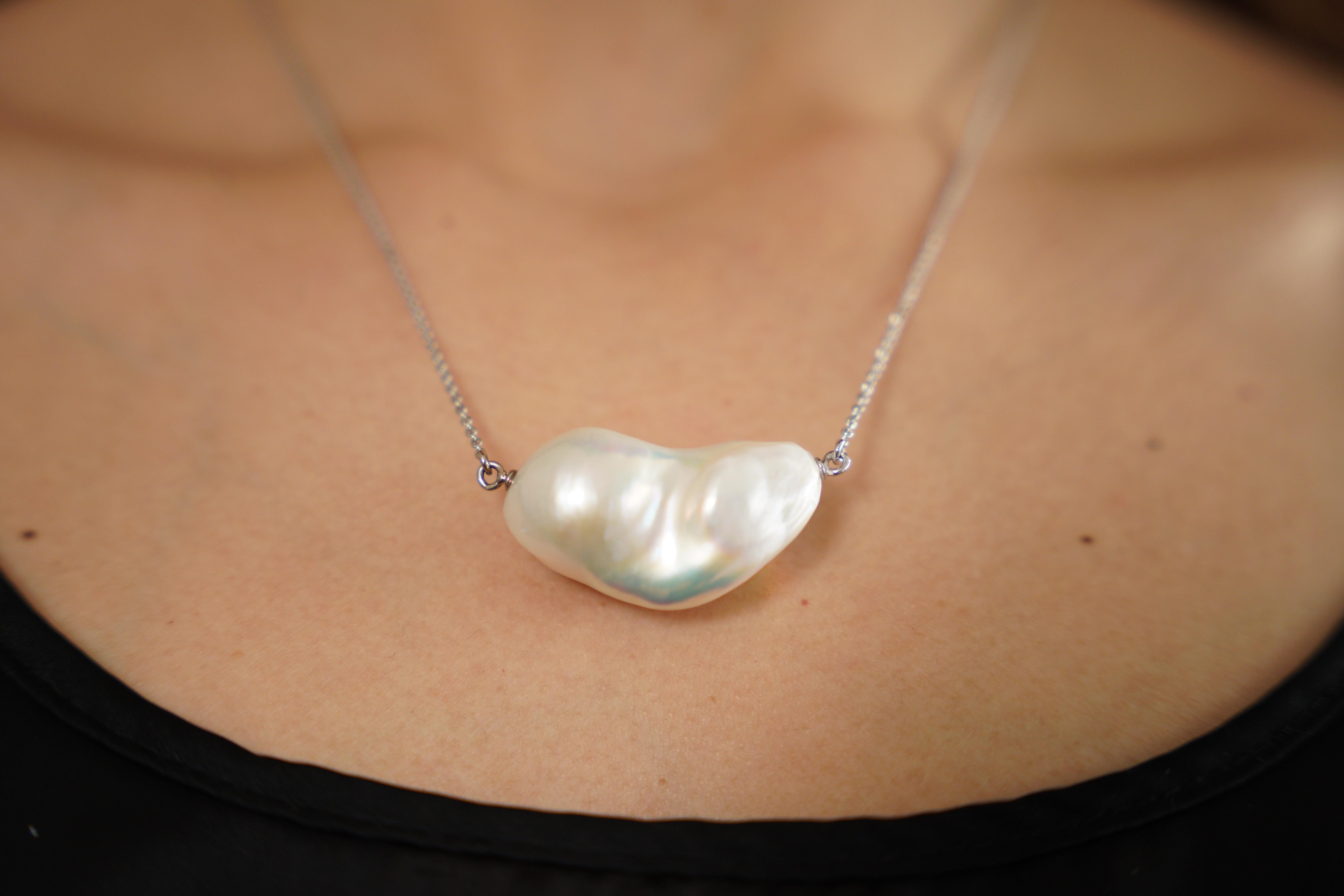 Contemporary Unique Freshwater Baroque Pearl Set on 18 Karat Gold Chain by Marion Jeantet For Sale