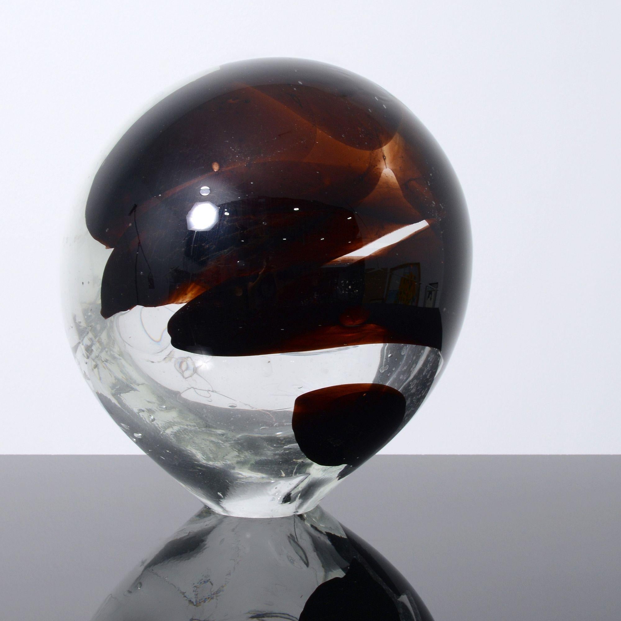 Artista/Designer; Produttore: Fulvio Bianconi (italiano, 1915-1996)
Marcatura(e); note: nessuna marcatura(e) evidente(i)
Materiali: vetro, filo metallico
Dimensioni (H, L, P): 13 