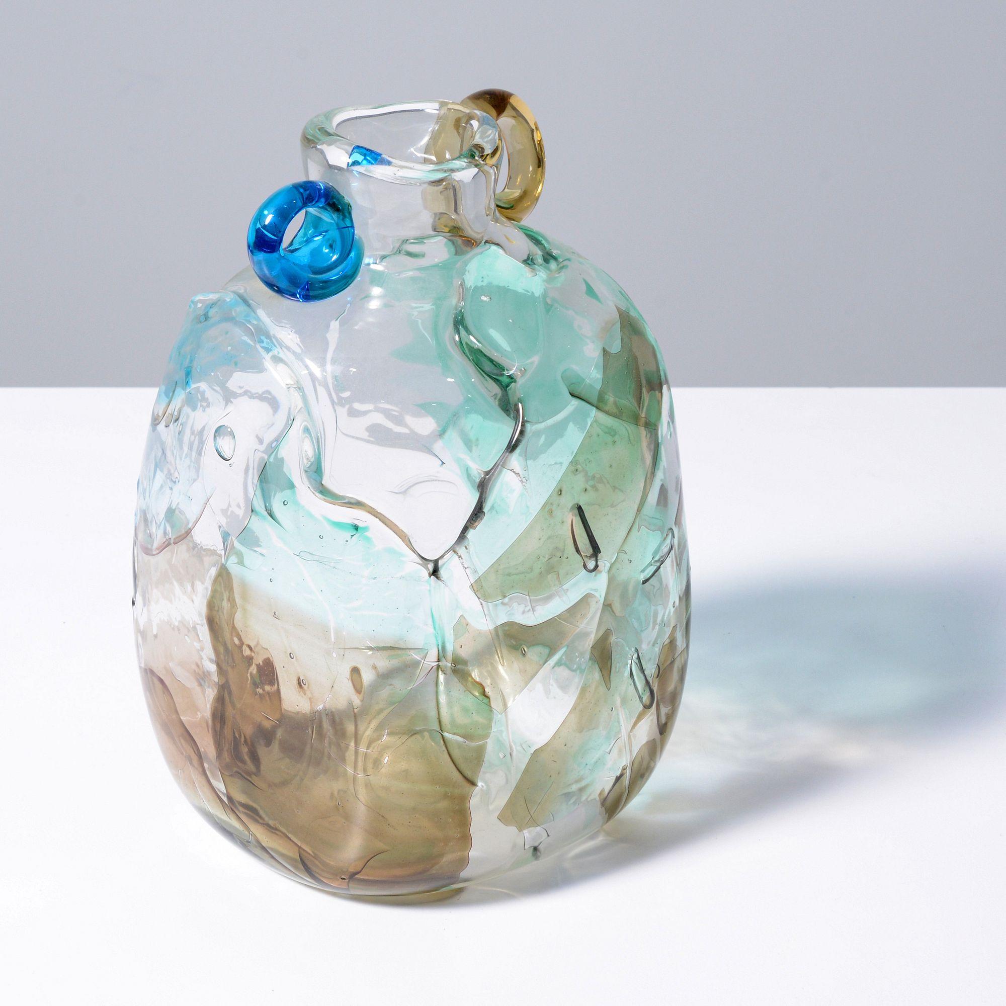 Artista/Designer; Produttore: Fulvio Bianconi (italiano, 1915-1996)
Marcatura(e); note: nessuna marcatura(e) evidente(i)
Materiali: vetro
Dimensioni (H, L, P): 9.5 