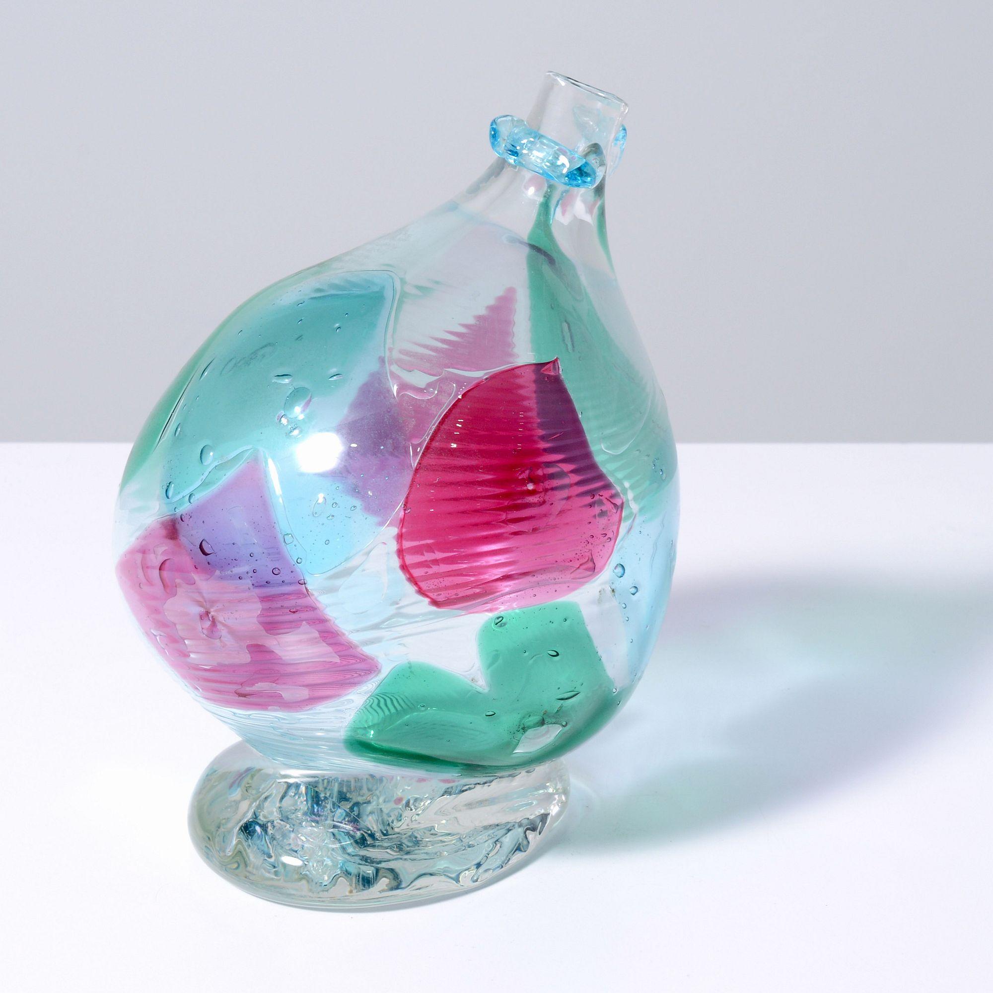 Artista/Designer; Produttore: Fulvio Bianconi (italiano, 1915-1996)
Marcatura(e); note: nessuna marcatura(e) evidente(i)
Materiali: vetro
Dimensioni (H, L, P): 8.75 