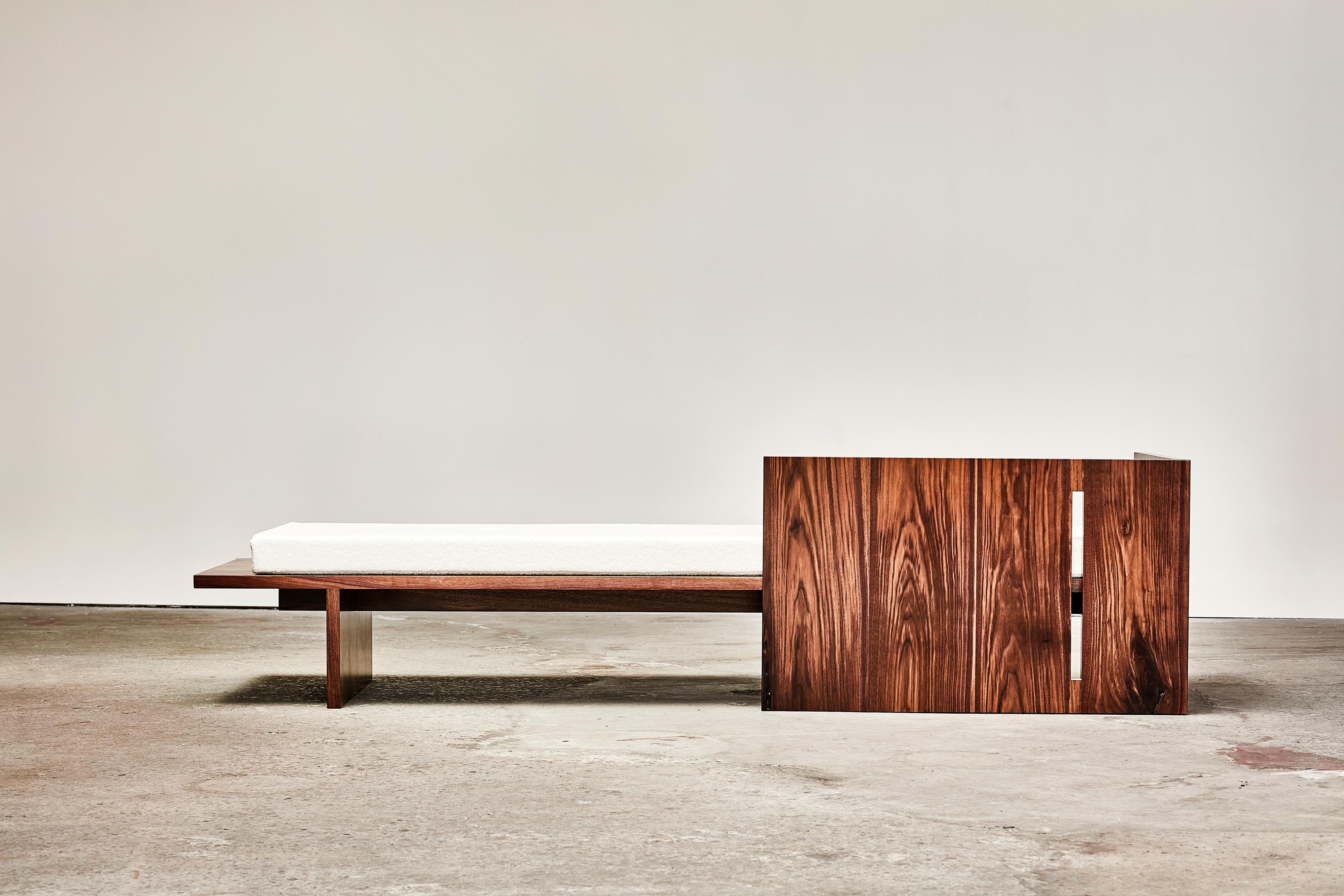 Unique GB201 Walnut Daybed Sculpted by Gregory Beson In New Condition In Geneve, CH