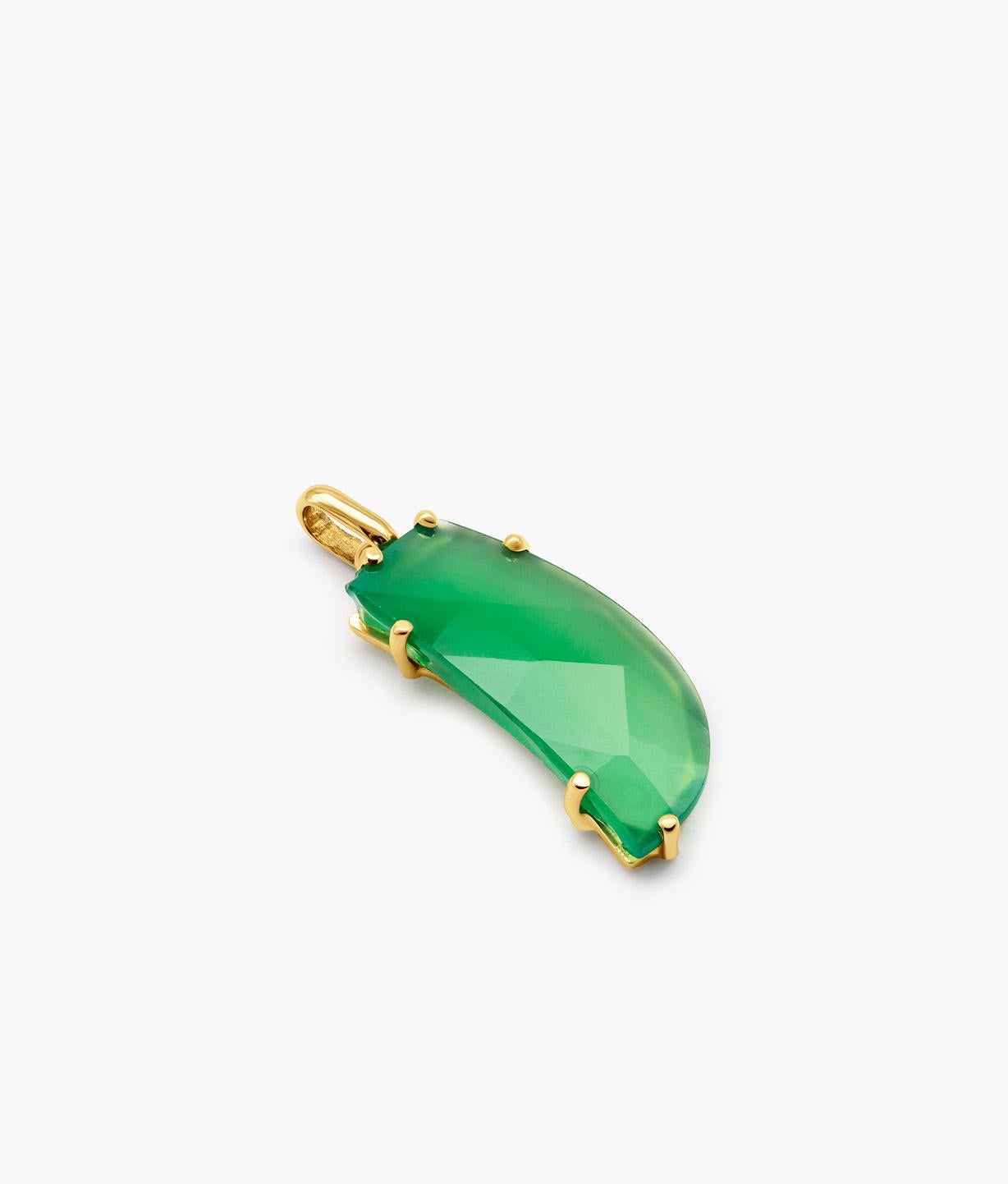 One-of-a-kind green agate charm. Hand-made assembled on a 14-karat gold frame and recovered from our broken gems archives.

This pendant celebrates the beauty in imperfection.

Gemstones: Green Agate / Dimensions: 23 x 10,6 mm / SUOT 585 engraving.