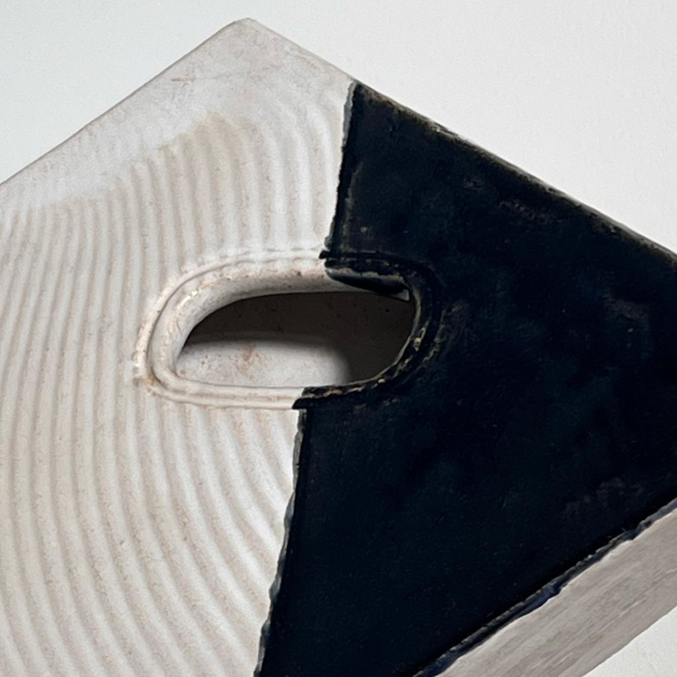 Vaso geometrico da studio giapponese unico nel suo genere, 20° secolo in vendita 3