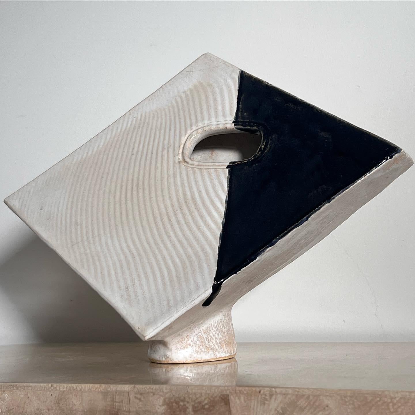 Vaso geometrico da studio giapponese unico nel suo genere, 20° secolo in vendita 9