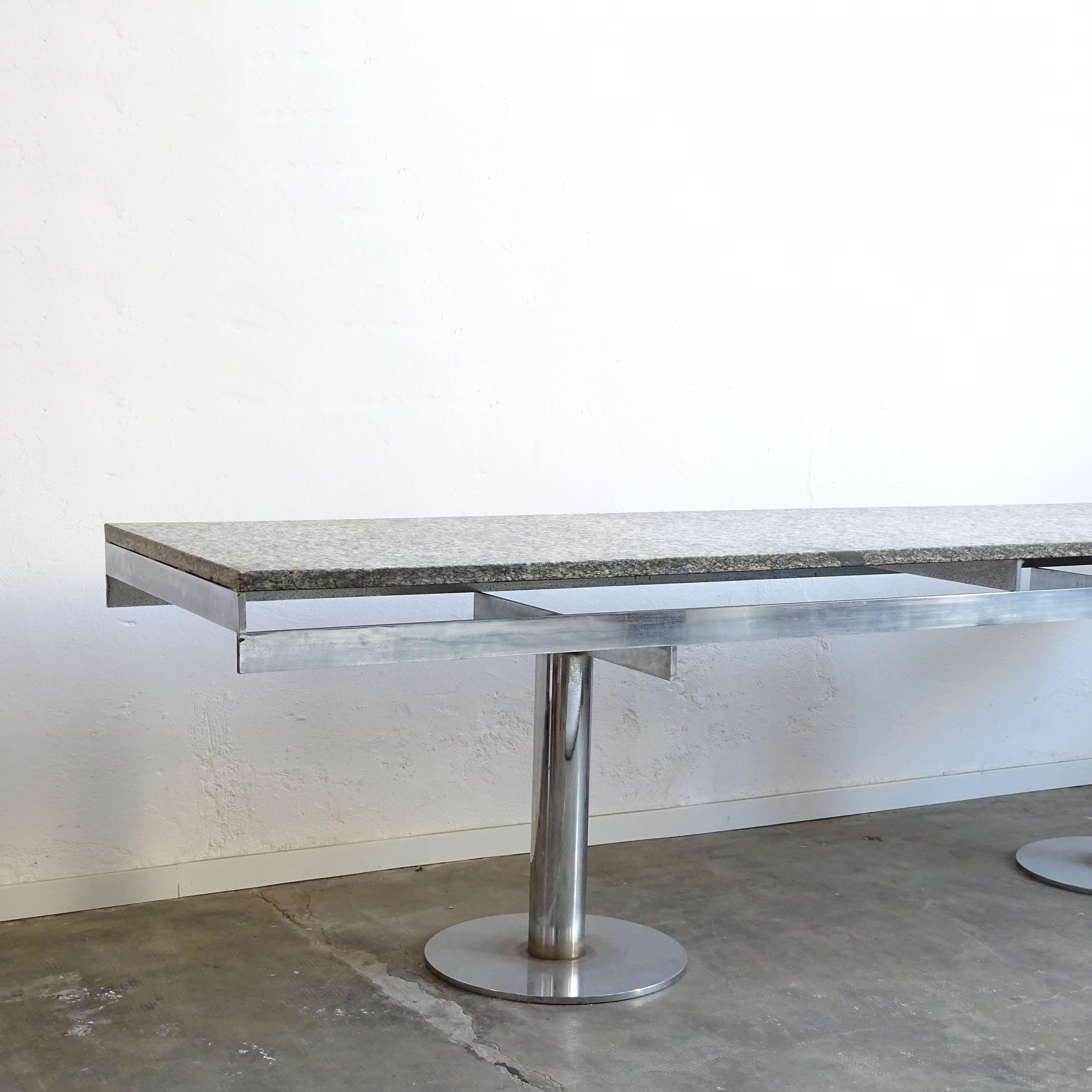 Einzigartiger architektonischer Tisch von Giandomenico Belotti aus Chrom und Stein, Italien 1960 (Mitte des 20. Jahrhunderts) im Angebot
