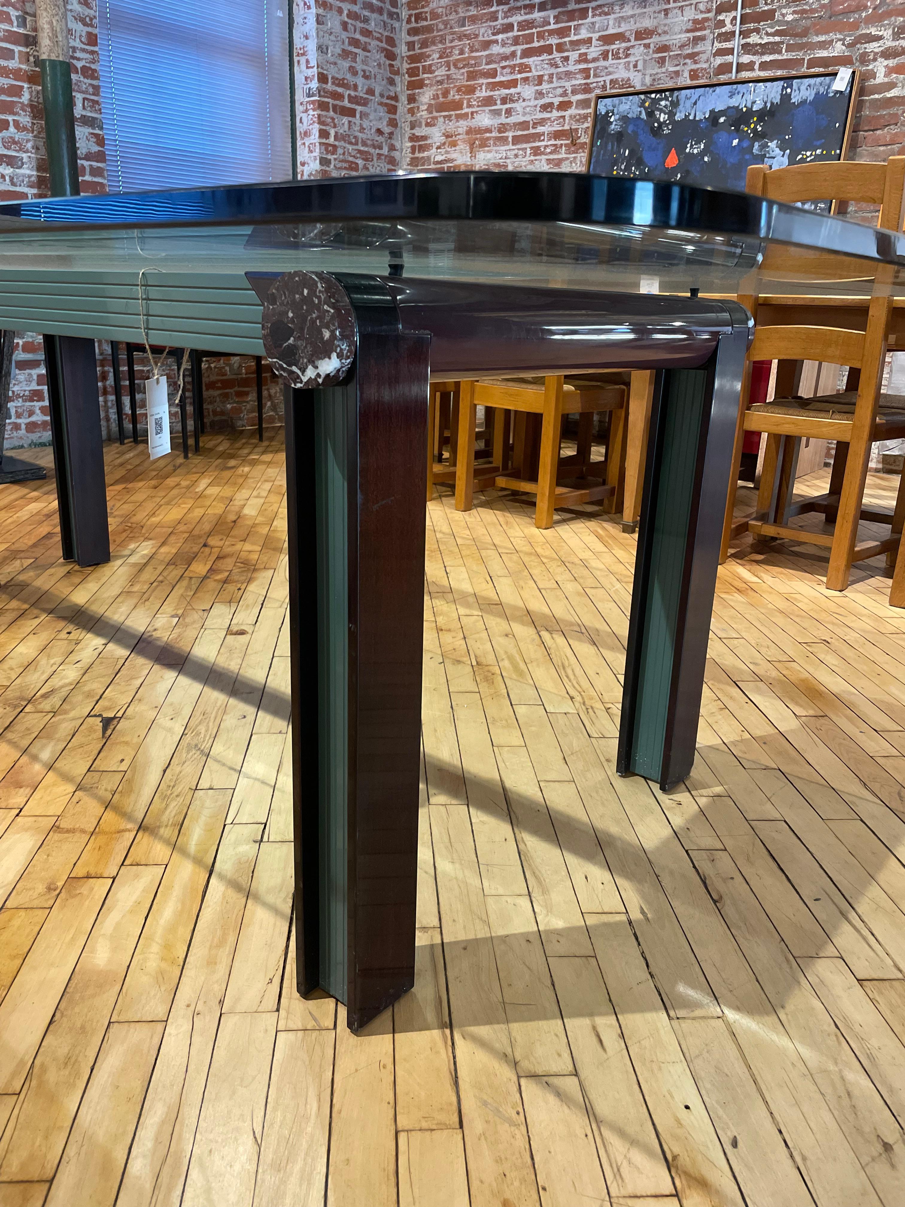 Mesa de comedor Art Decó única de cristal y mármol siglo XX en venta