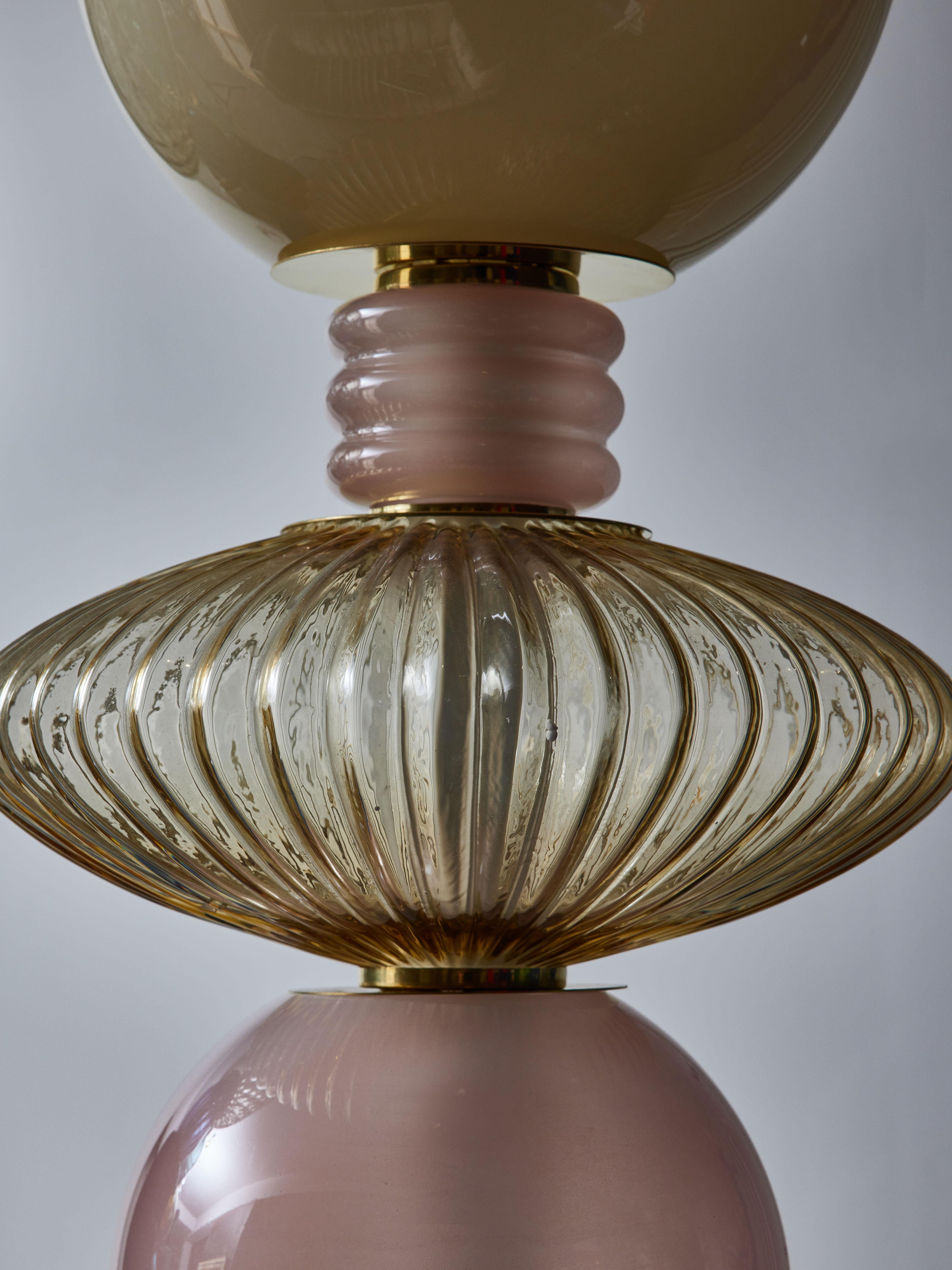 XXI secolo e contemporaneo Sospensioni Totem in vetro uniche nel loro genere da Glustin Luminaires in vendita