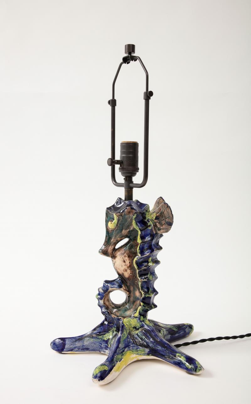 Einzigartige glasierte Keramik-Tischlampe in Form eines Seepferdchens, 20. Jahrhundert (Moderne) im Angebot