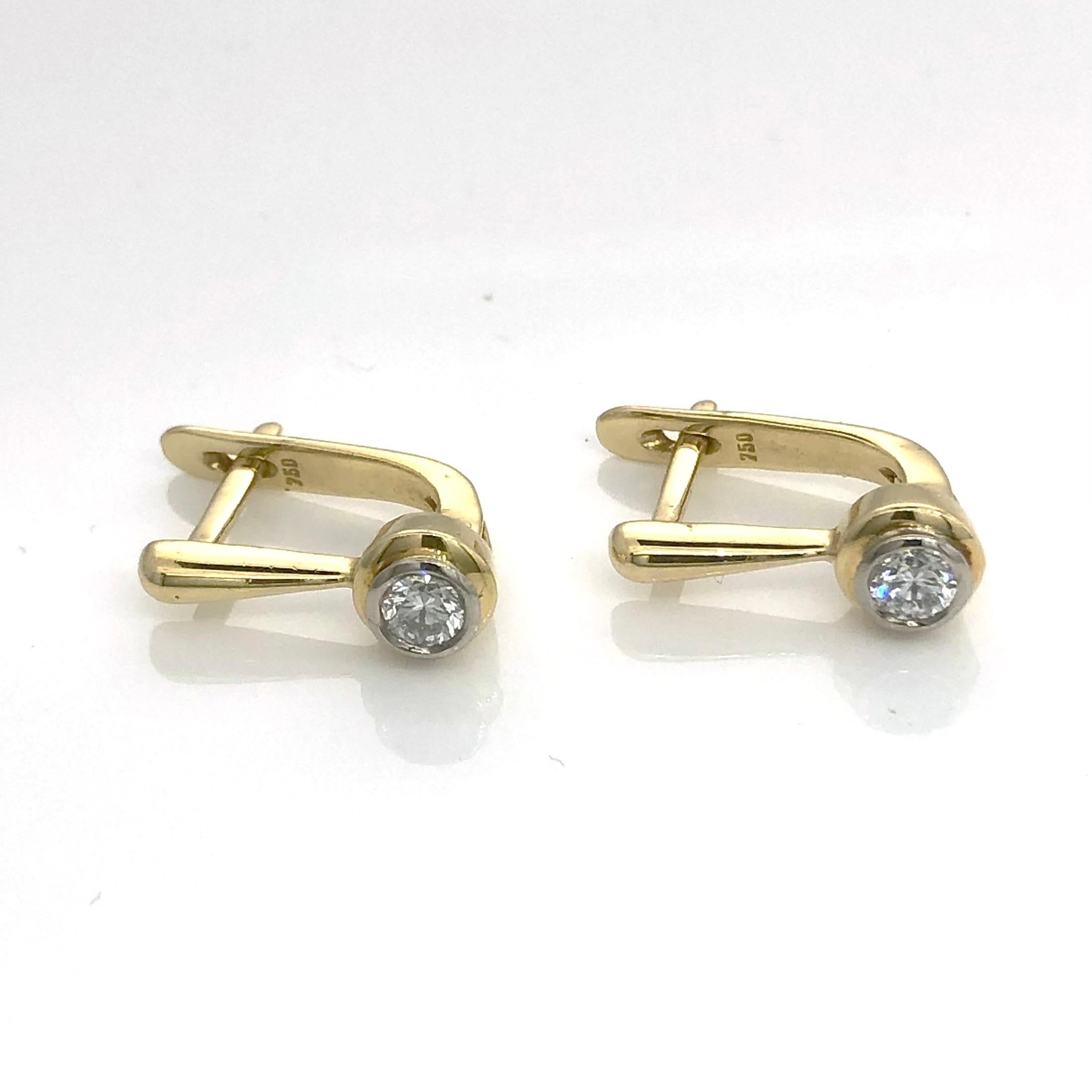 Einzigartige Golddiamanten-Ohrringe mit sicherem Kontinentalverschluss (Kunsthandwerker*in) im Angebot