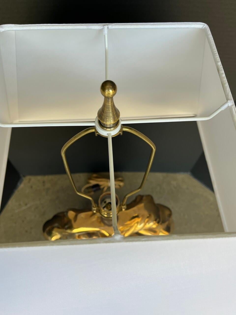 Lampe figurative unique en céramique dorée Bon état - En vente à Houston, TX