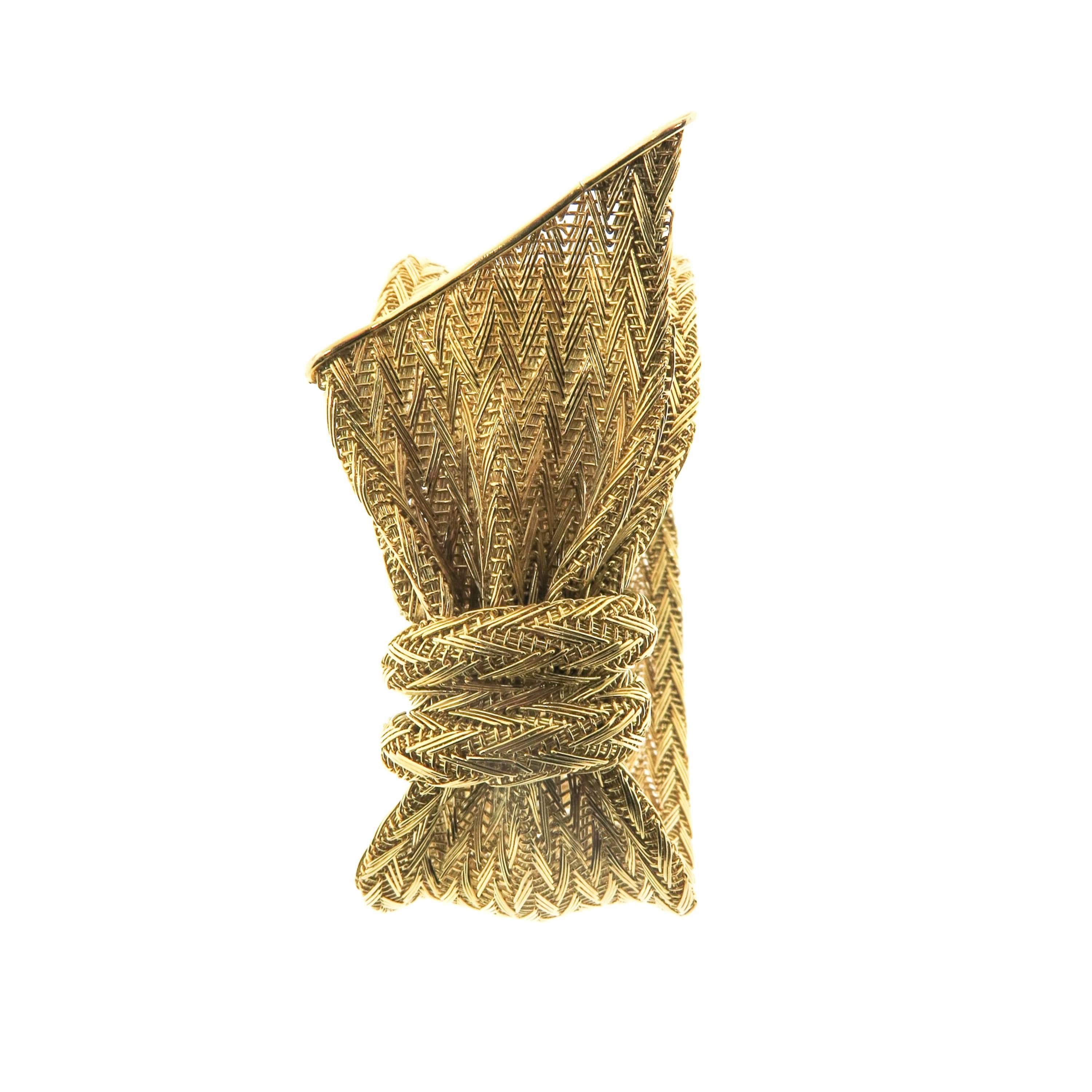 Unique Gold Mesh Ribbon Bracelet  1