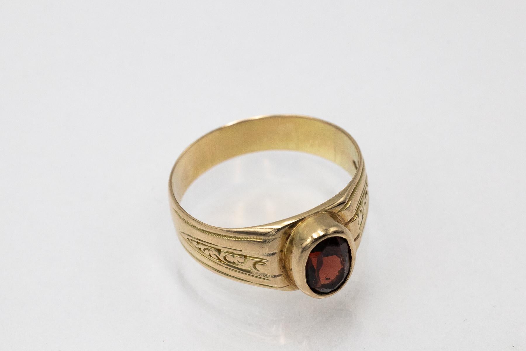 Unique gold ring with a garnet, Austria, turn of the 19th/20th century. For Sale 4