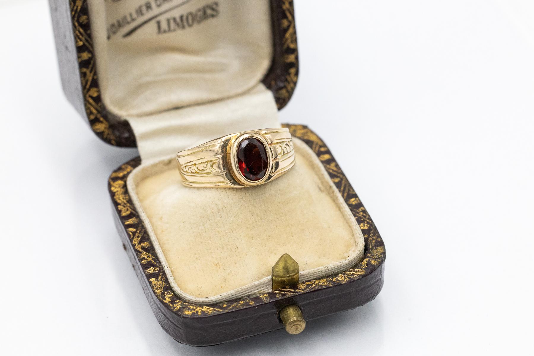 Unique gold ring with a garnet, Austria, turn of the 19th/20th century. For Sale 1