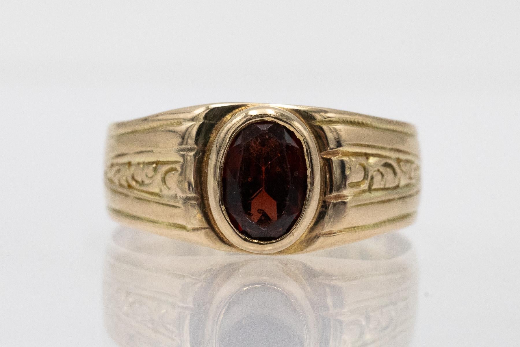 Unique gold ring with a garnet, Austria, turn of the 19th/20th century. For Sale 3