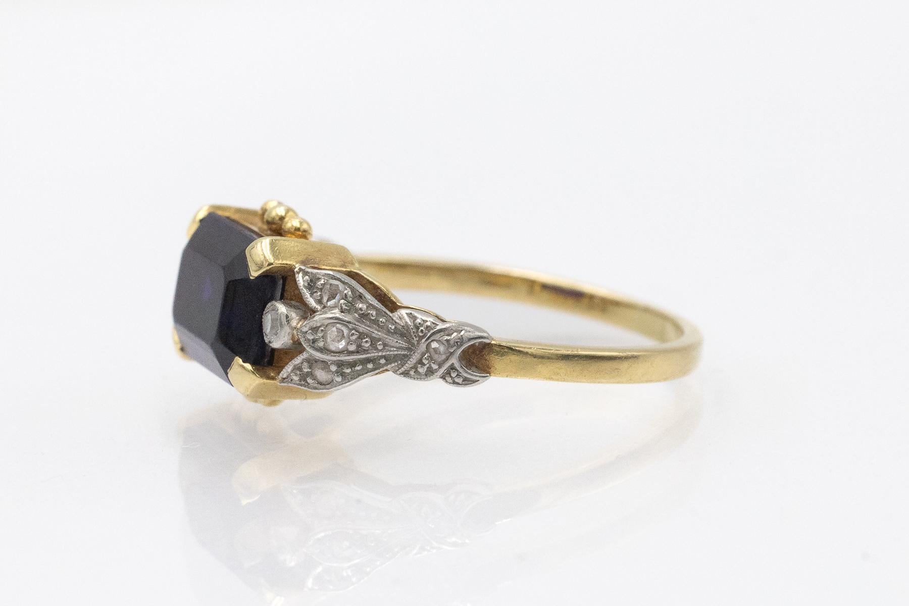 Anillo único de oro con amatista y diamantes, circa 1940. en venta 1