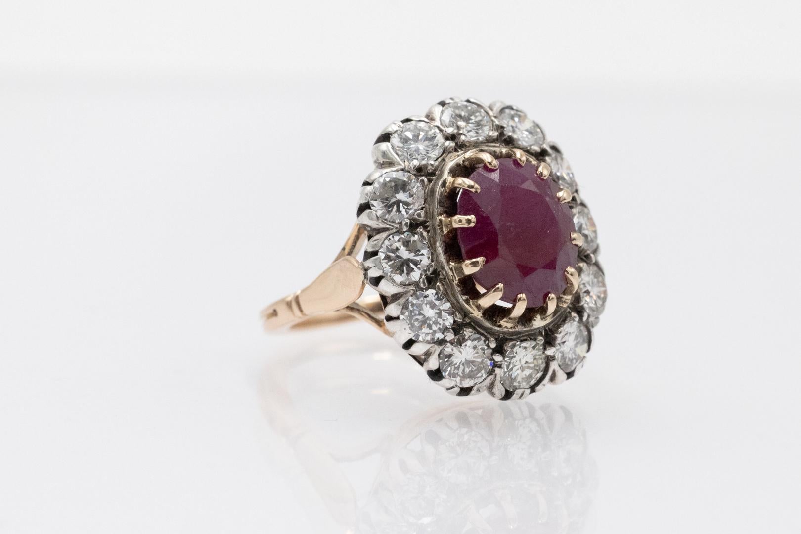 Unique gold ring with ruby and diamonds. For Sale 1