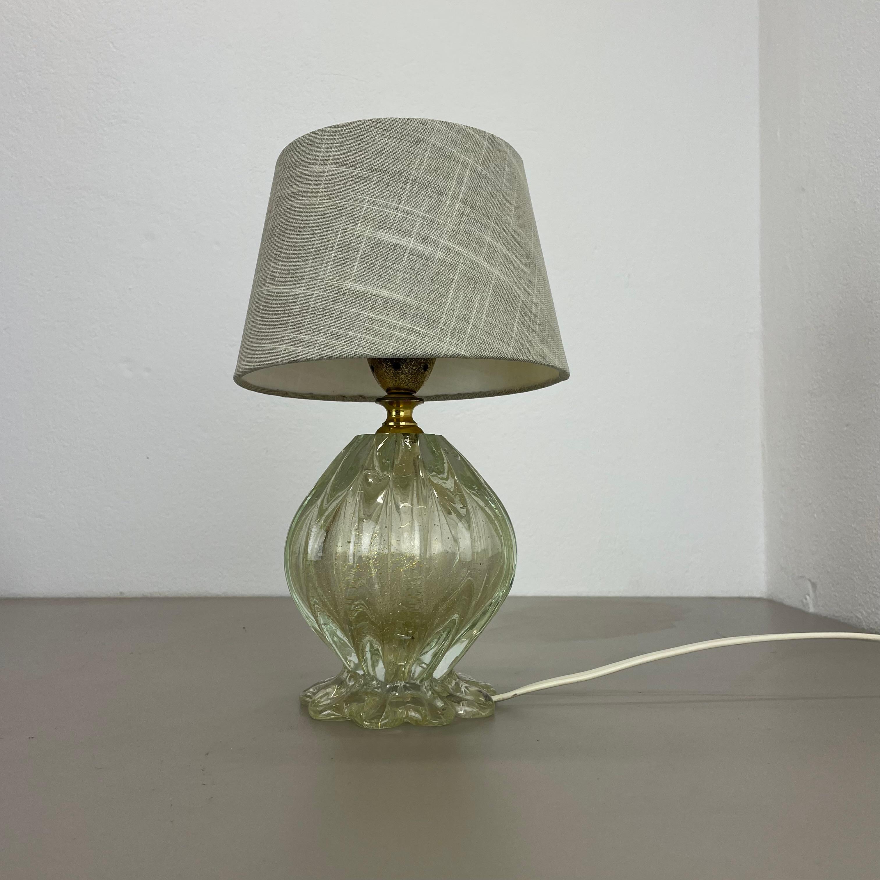 Article :

base de lampe de table


Origine :

Murano, Italie


Design/One :

attribuée à Barovier&Toso


Âge :

1960s




Description :


Cette fantastique base de lampe de table vintage a été conçue et produite dans les années 1960 à Murano, en