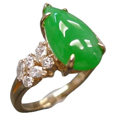 En vente :  Bague de fiançailles unique en jade vert et diamant marquise
