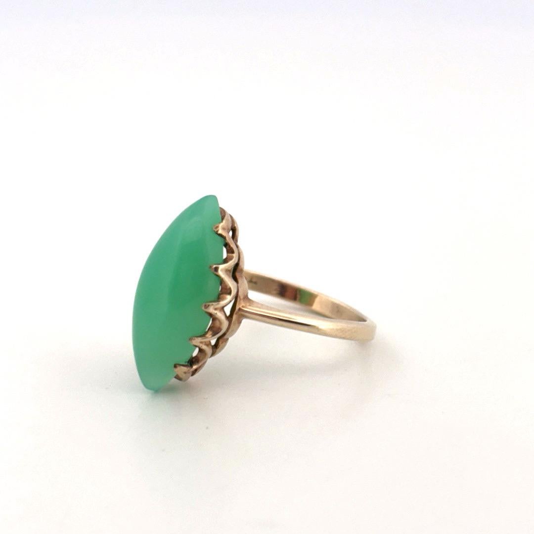 Rétro Unique Green Onyx 10K Yellow Gold Vintage Ring en vente