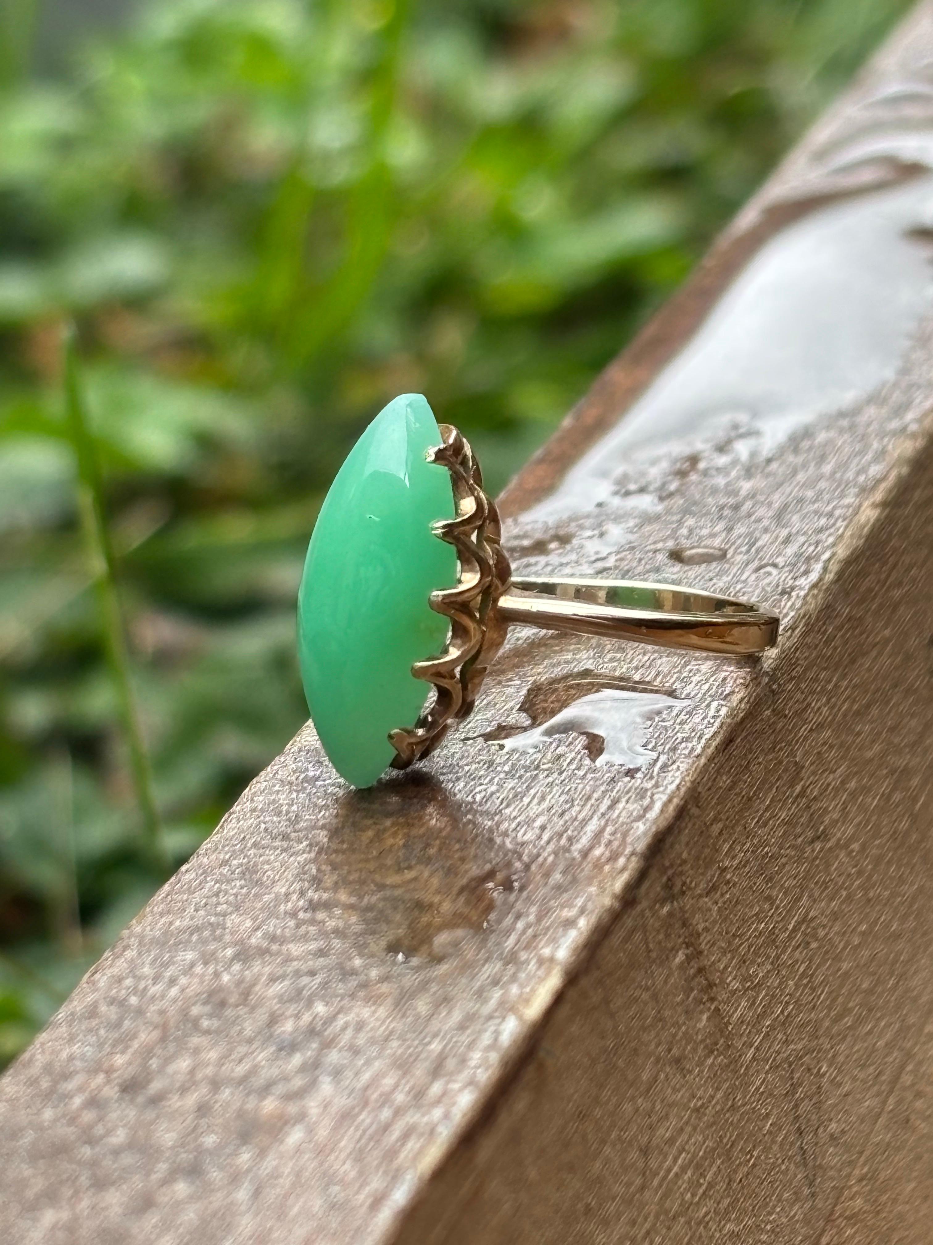 Unique Green Onyx 10K Yellow Gold Vintage Ring en vente 2