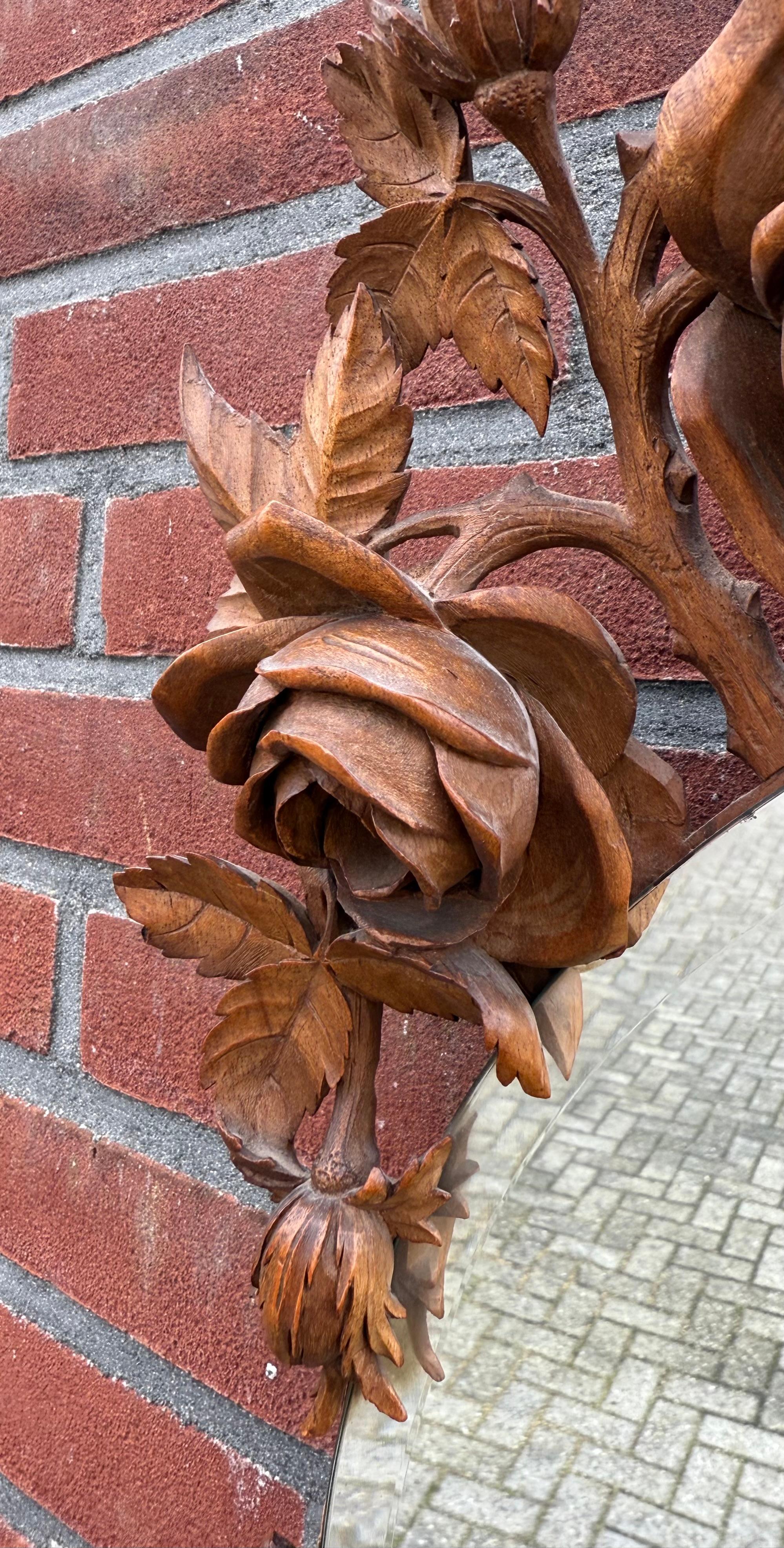 Miroir Art Nouveau unique sculpté à la main - Roses, papillon et Natural Elegance en vente 4