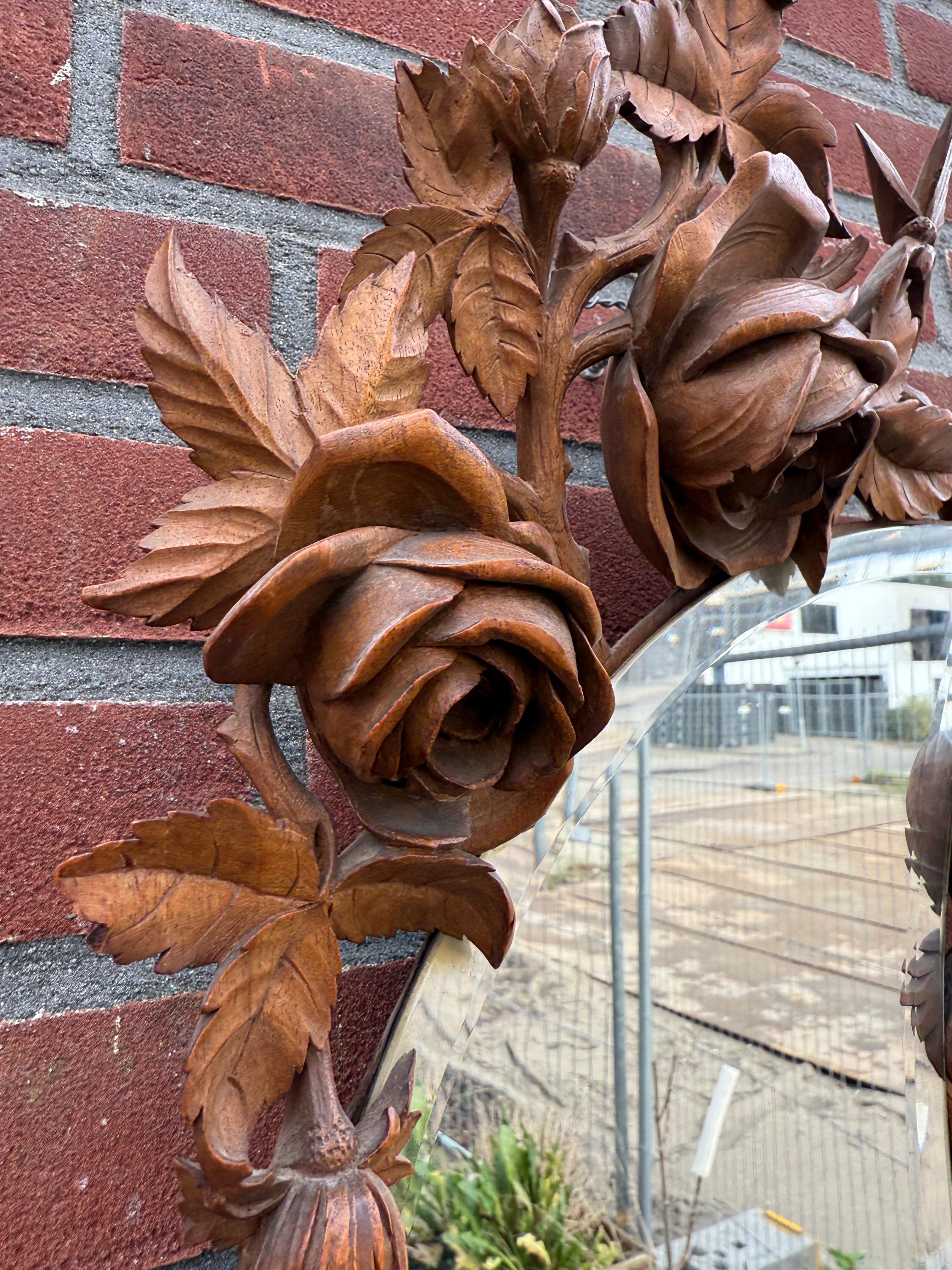 Miroir Art Nouveau unique sculpté à la main - Roses, papillon et Natural Elegance en vente 5