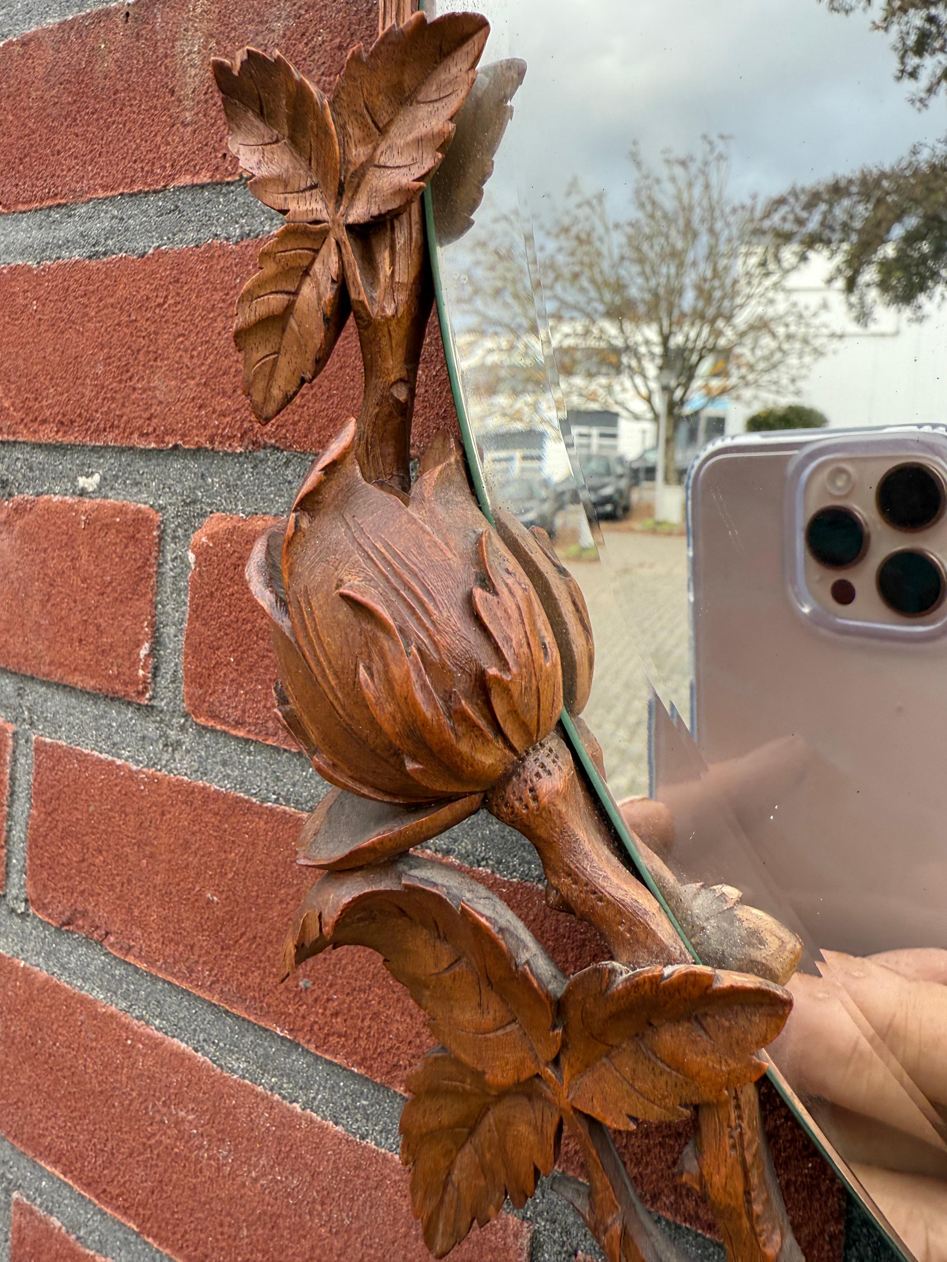 Miroir Art Nouveau unique sculpté à la main - Roses, papillon et Natural Elegance Excellent état - En vente à Lisse, NL