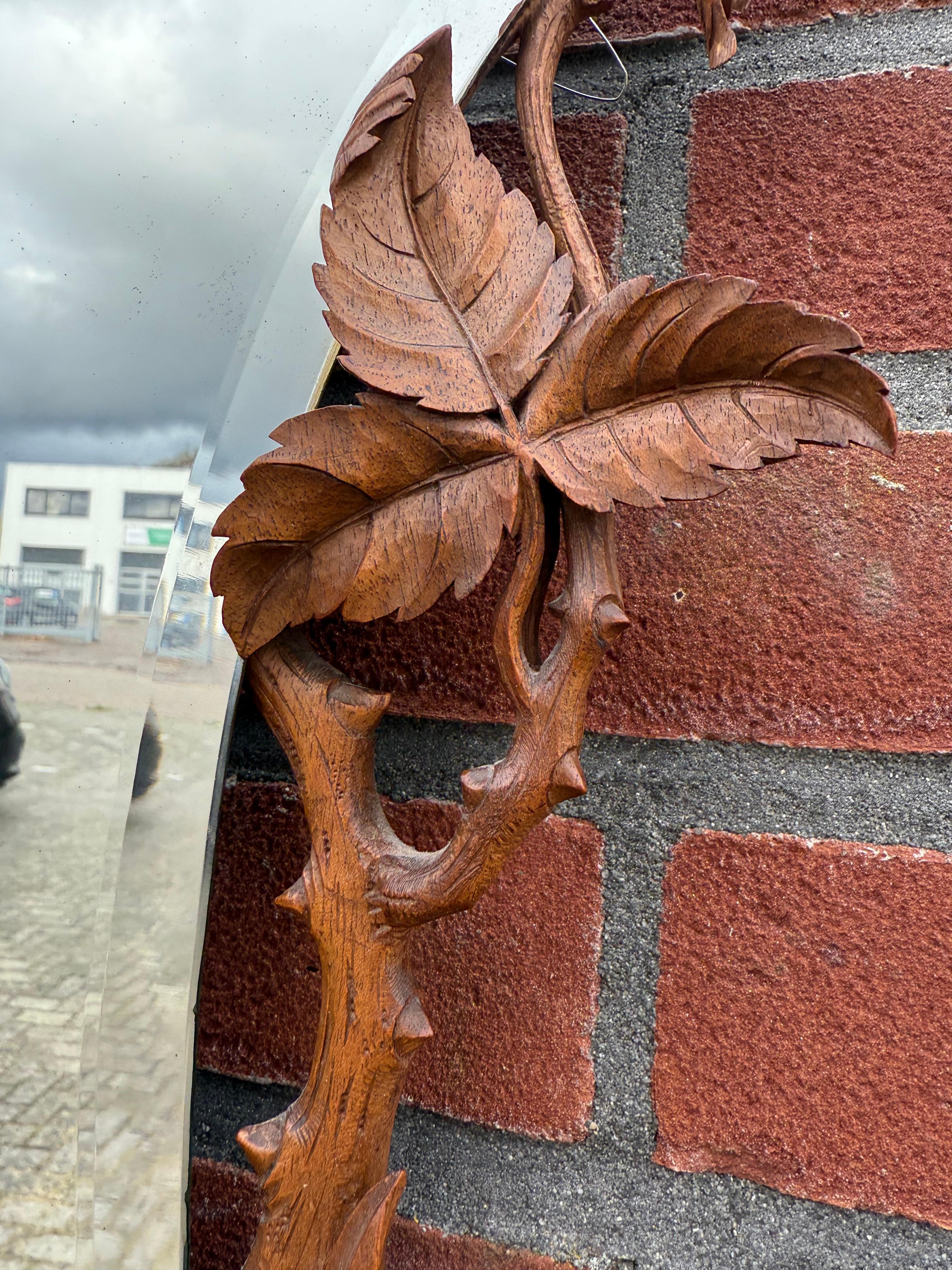Miroir Art Nouveau unique sculpté à la main - Roses, papillon et Natural Elegance en vente 2