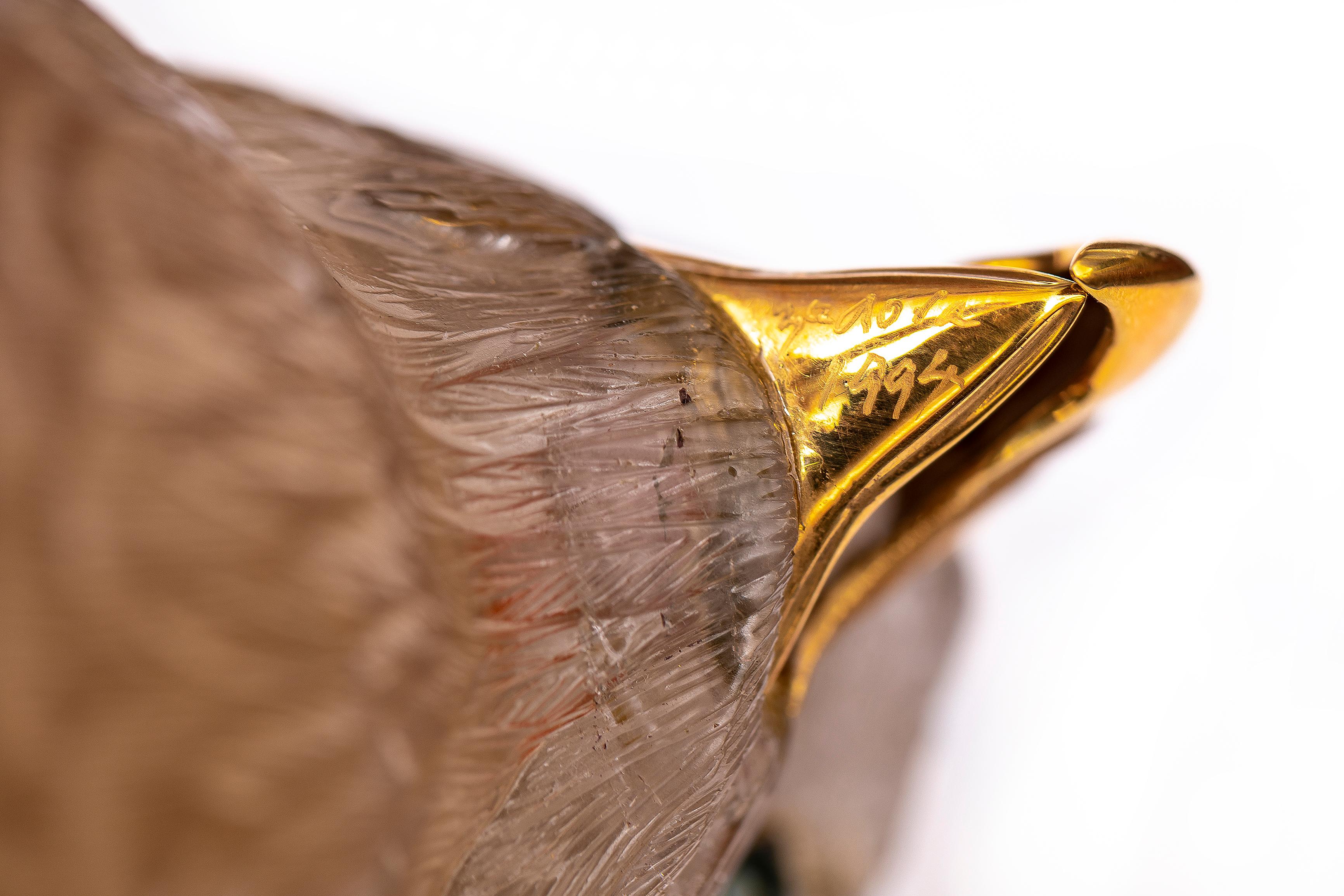 Sculpture unique de Falcon en citrine sculptée à la main avec bec et serres en or, signée Zadora en vente 9