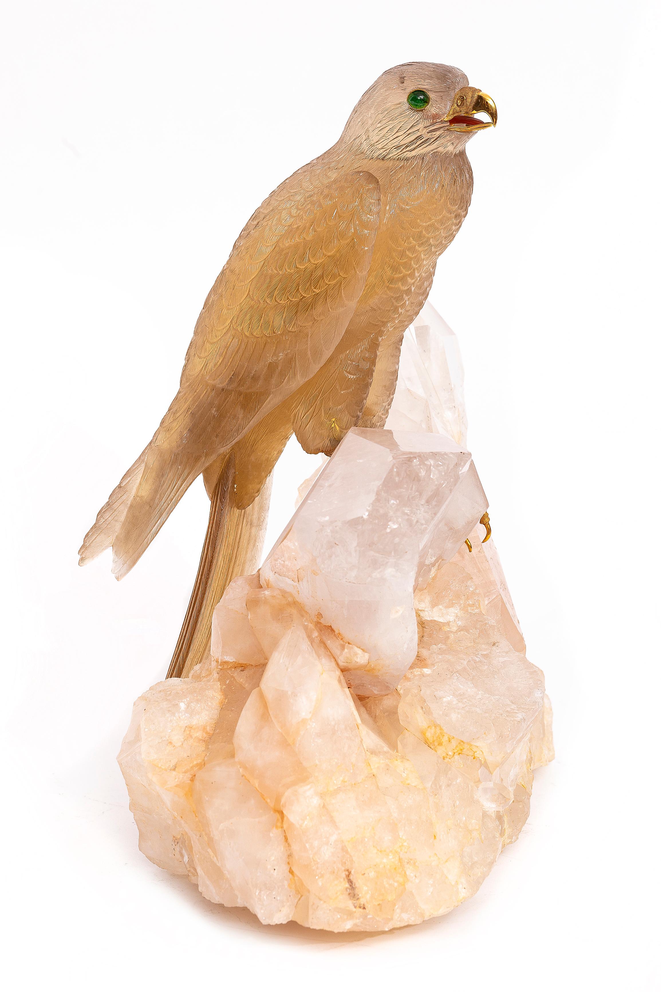 Autre Sculpture unique de Falcon en citrine sculptée à la main avec bec et serres en or, signée Zadora en vente