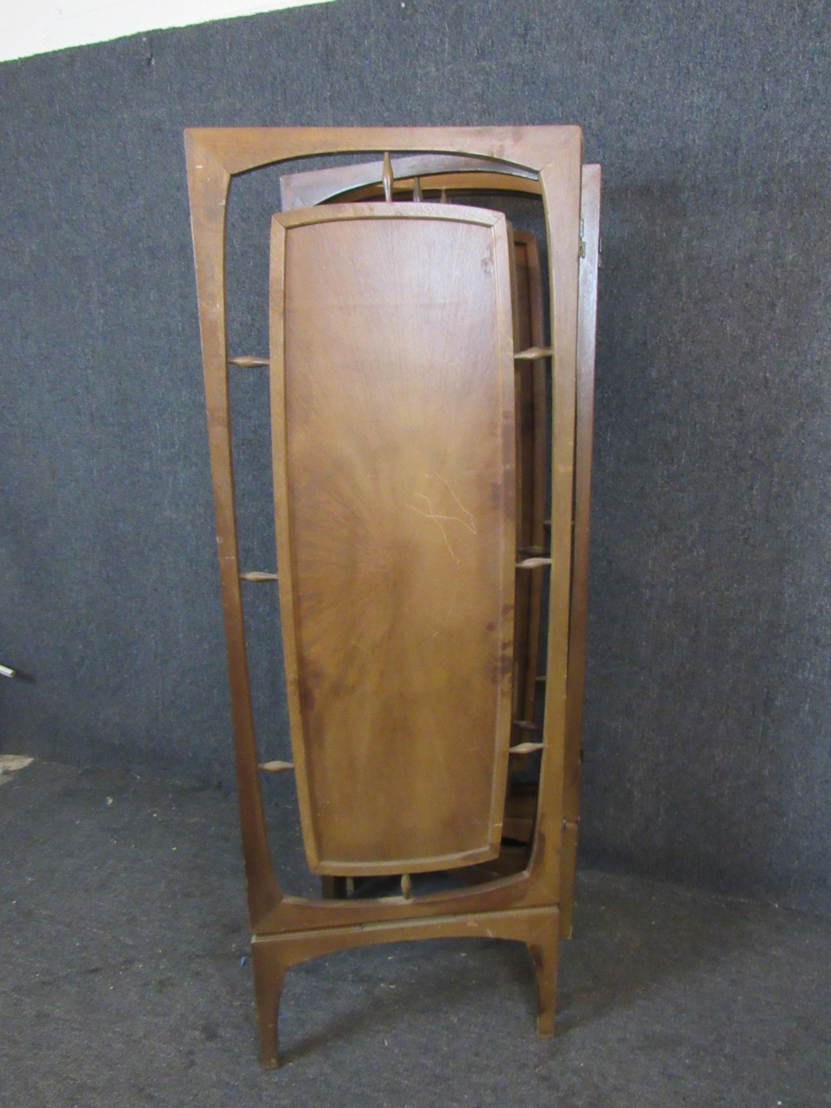 20th Century Unique Hand-Carved Floral Walnut Room Divider For Sale