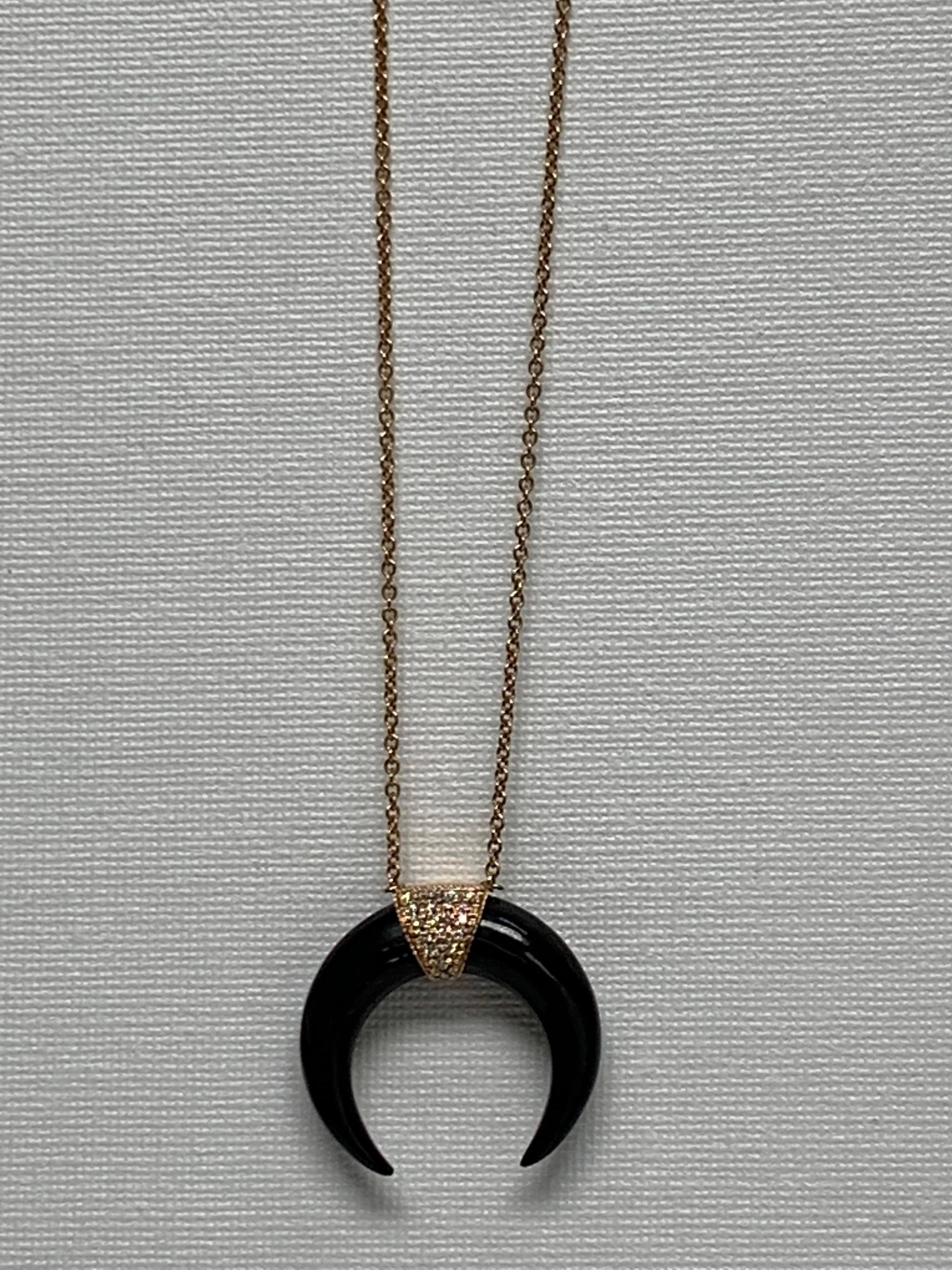 Pavé Diamond, Rose Gold Necklace

Featuring a Pavé Diamond Necklace with a total weight of 0.40 carats, set in Rose Gold, with an Adjustable Chain, Size 16