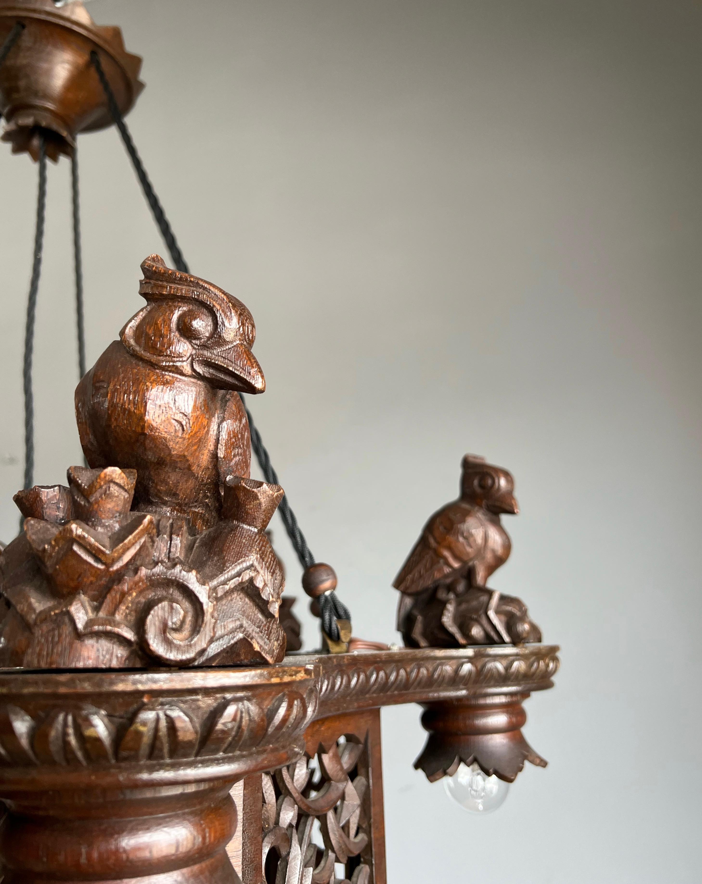 Rarest Hand Carved Oak Art Deco Chandelier Pendant w. Six Woodpecker Sculptures In Good Condition For Sale In Lisse, NL