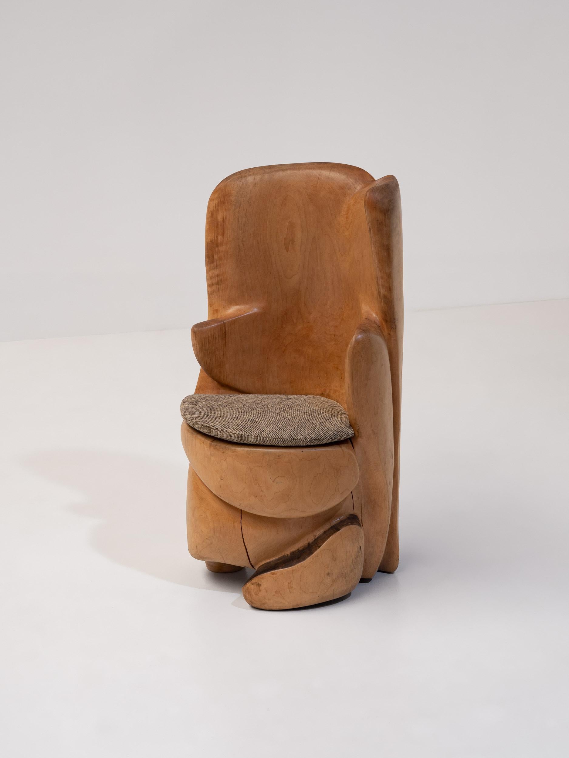 Français Chaise trône en bois sculpturale unique, sculptée à la main, France, années 1970 en vente