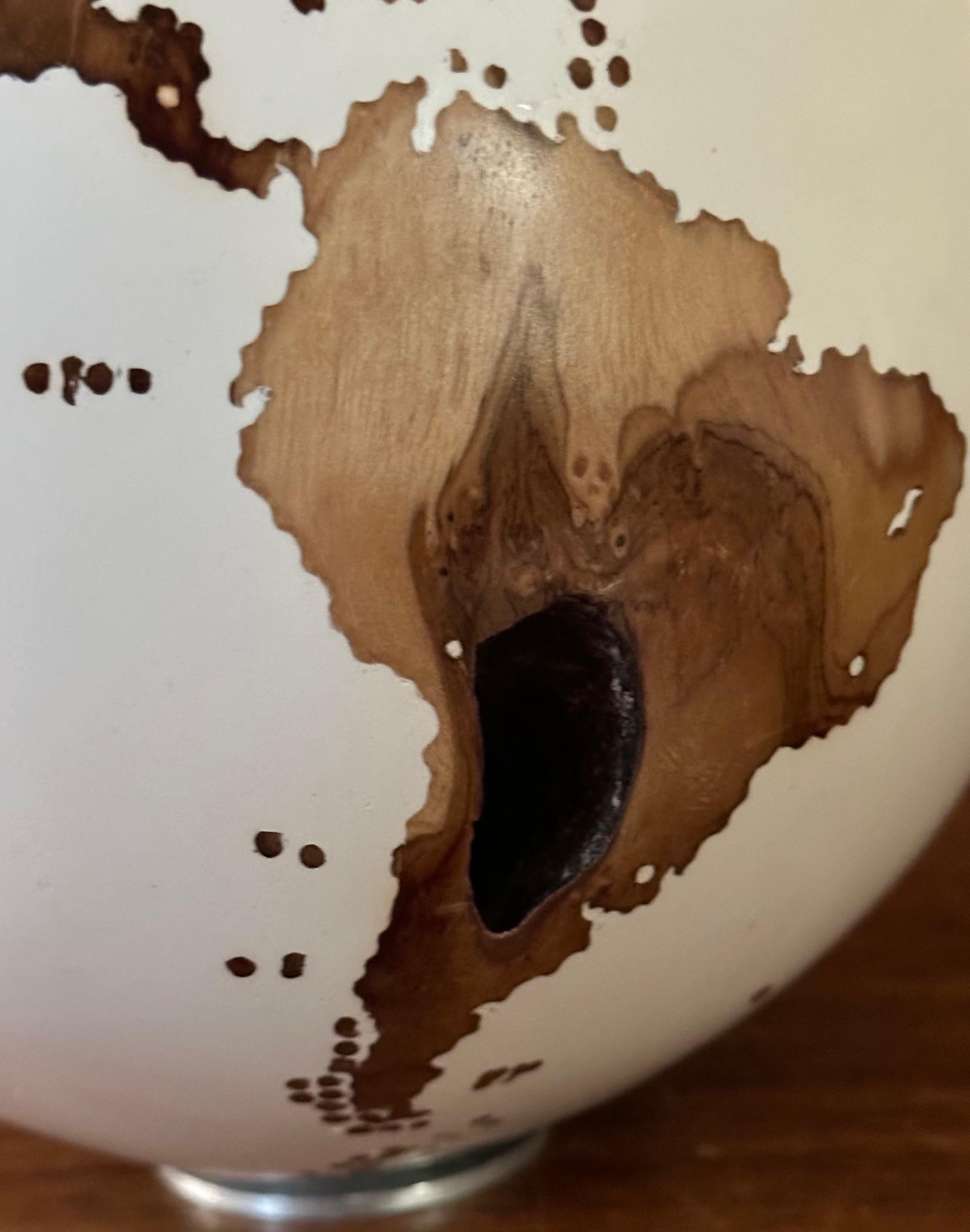 Globe d'art / sculpture unique en teck sculpté à la main par Bruno Helgen en vente 5