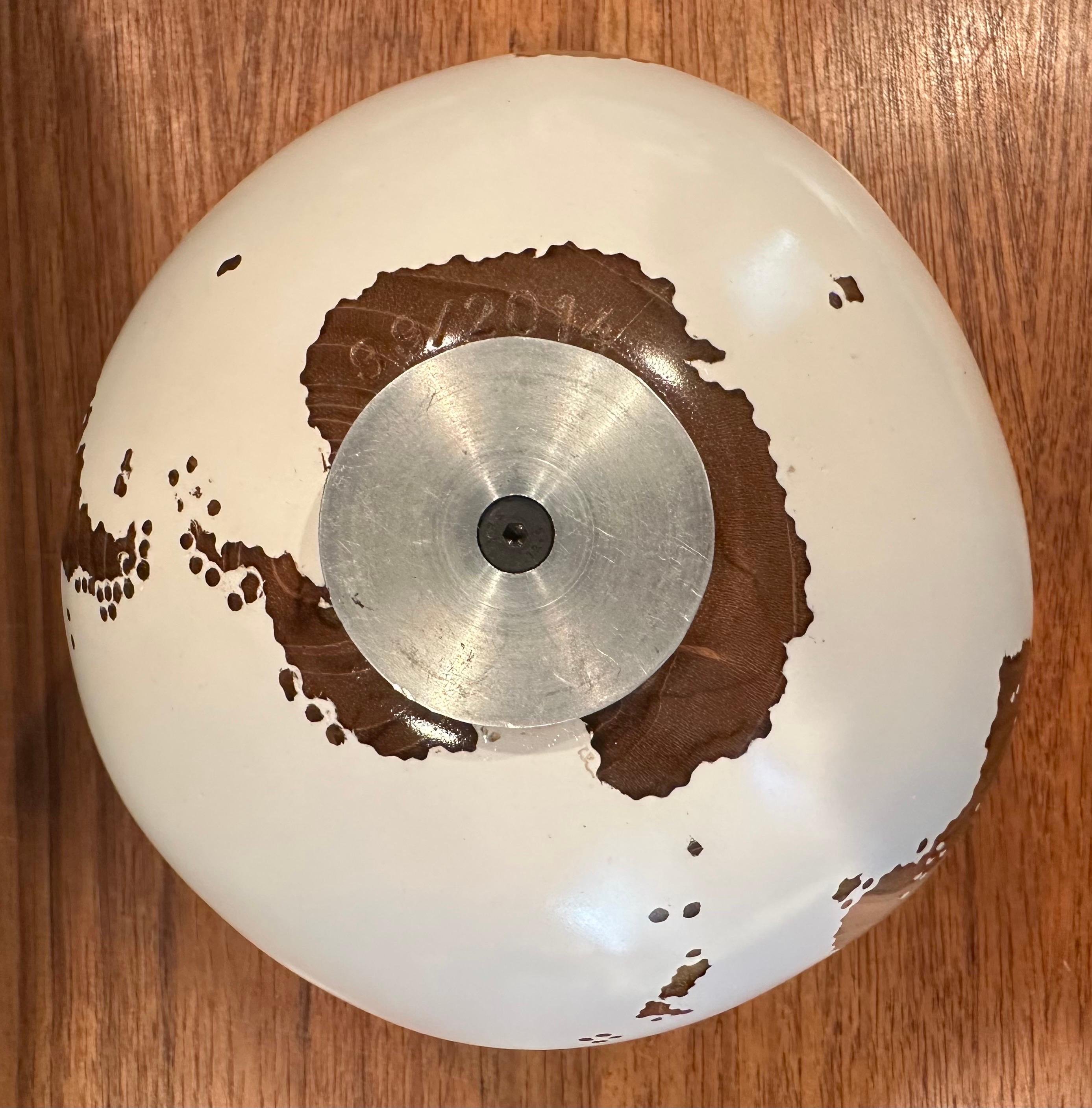 Globe d'art / sculpture unique en teck sculpté à la main par Bruno Helgen en vente 7