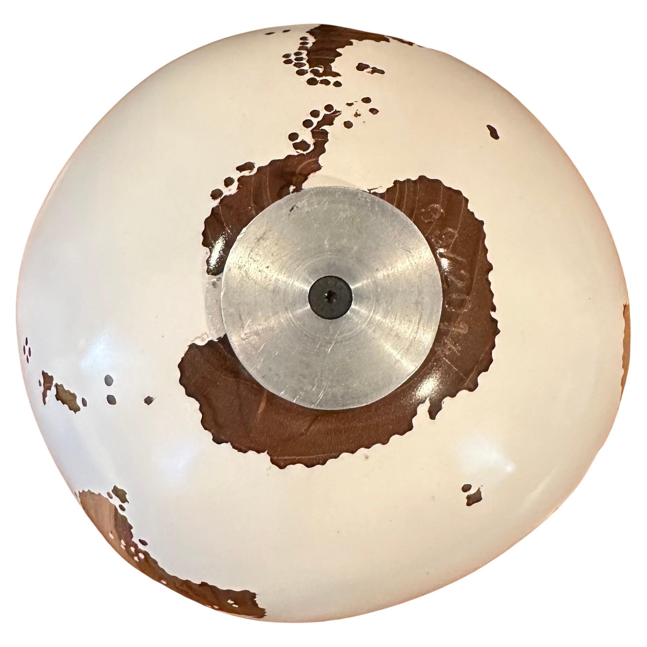 Globe d'art / sculpture unique en teck sculpté à la main par Bruno Helgen Bon état - En vente à San Diego, CA