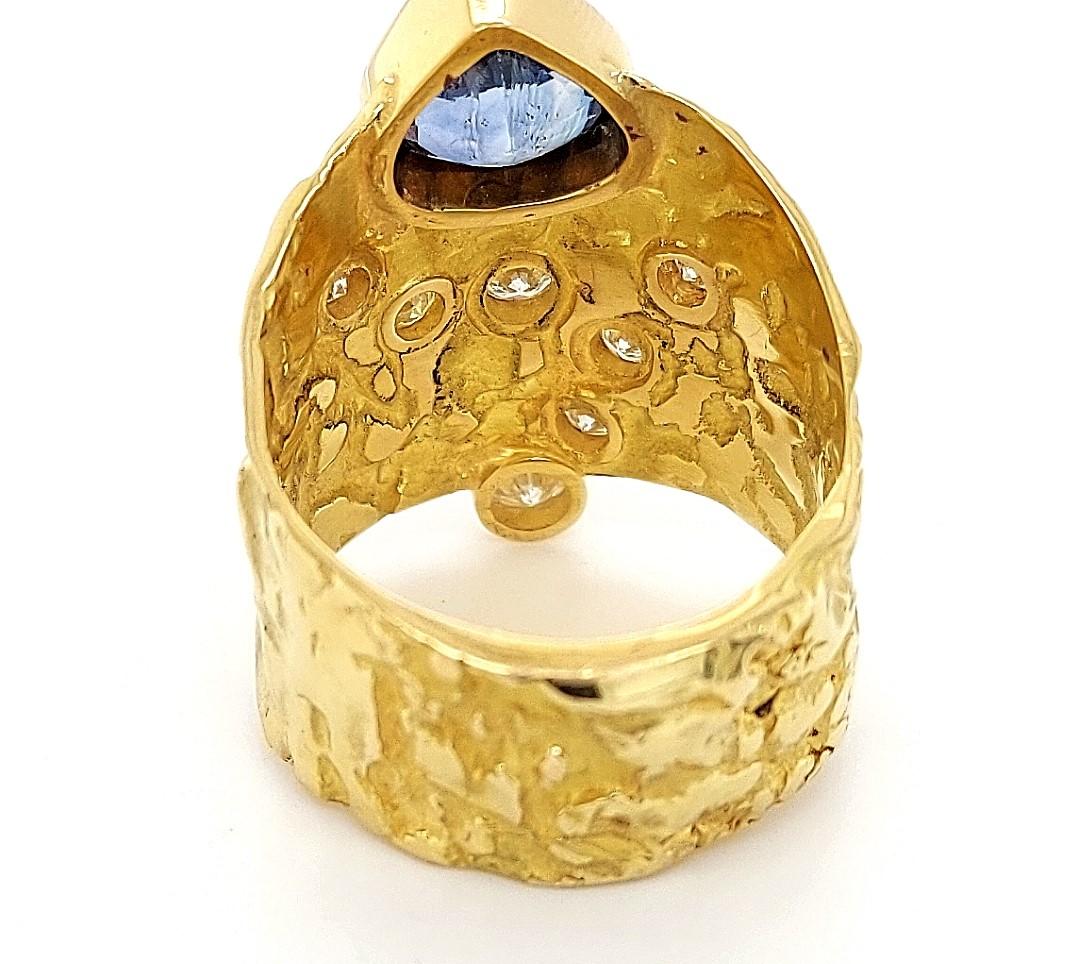 Women's or Men's 18kt Yellow Gold Ring Unique Handcrafted J.P. De Saedeleer Sapphire & Diamonds For Sale