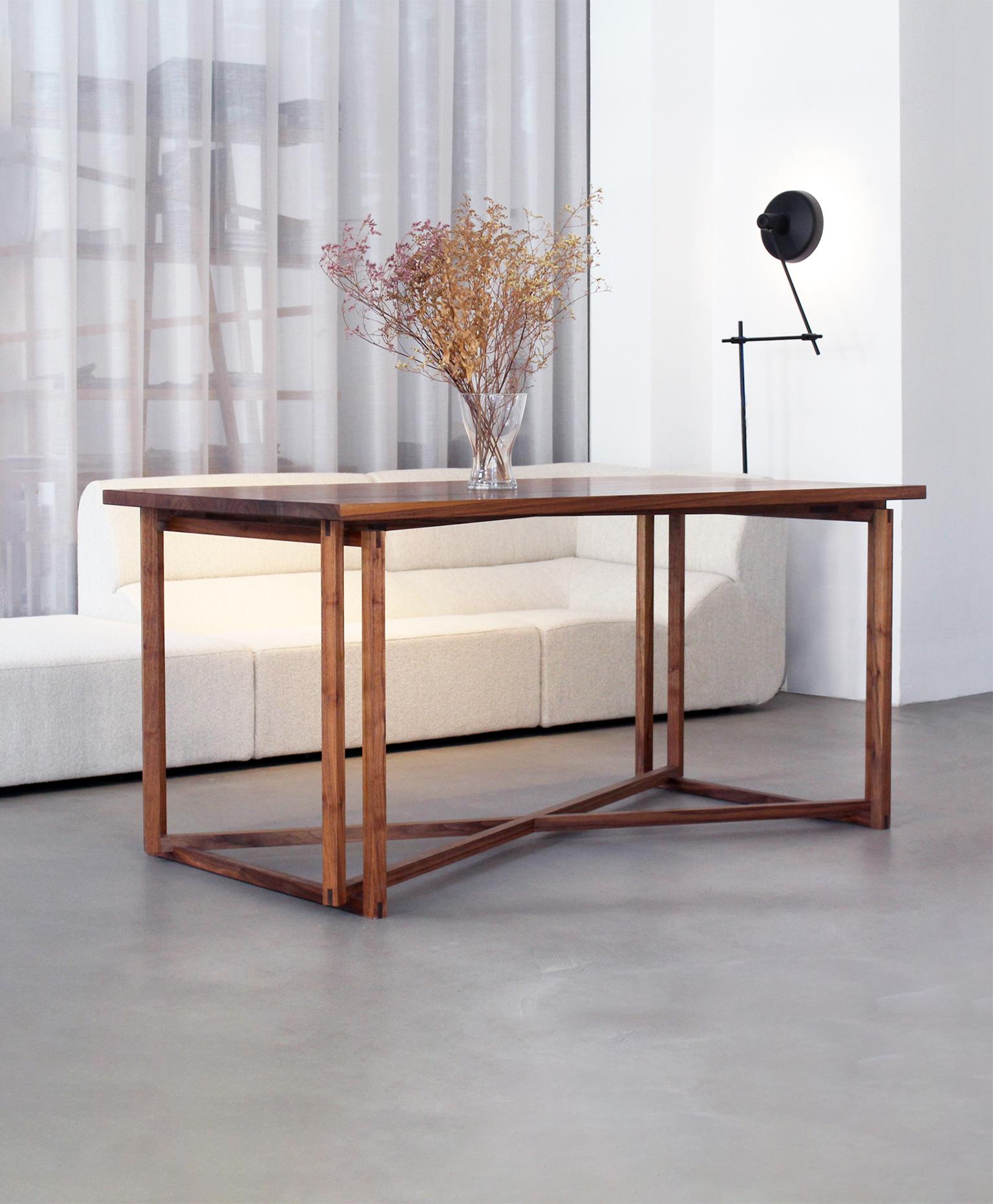 Hand-Crafted Unique Hand Crafted Table in Solid Walnut Wood by Laura Maasry, Berlin, 2020 For Sale