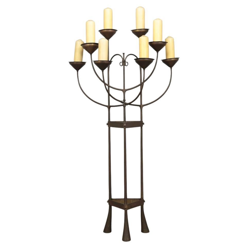Candelabro da terra unico forgiato a mano, Paesi Bassi, 1925-1938 ca.