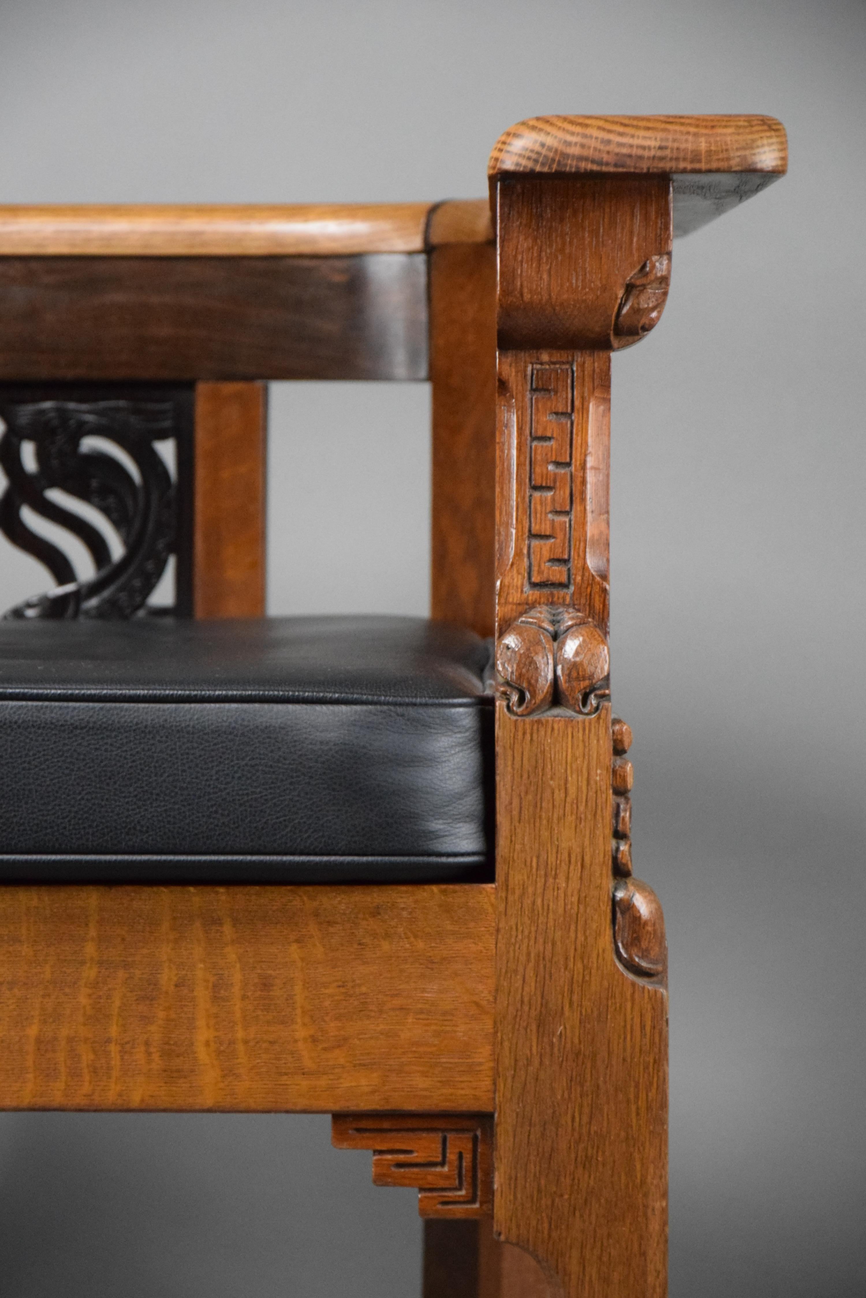 Einzigartiger Hand Made Art Deco Sessel von Lion Cachet im Angebot 3