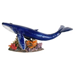 Esclusiva scultura Hand Made in ceramica smaltata raffigurante una balena megattera, realizzata a mano da Rexx Fischer