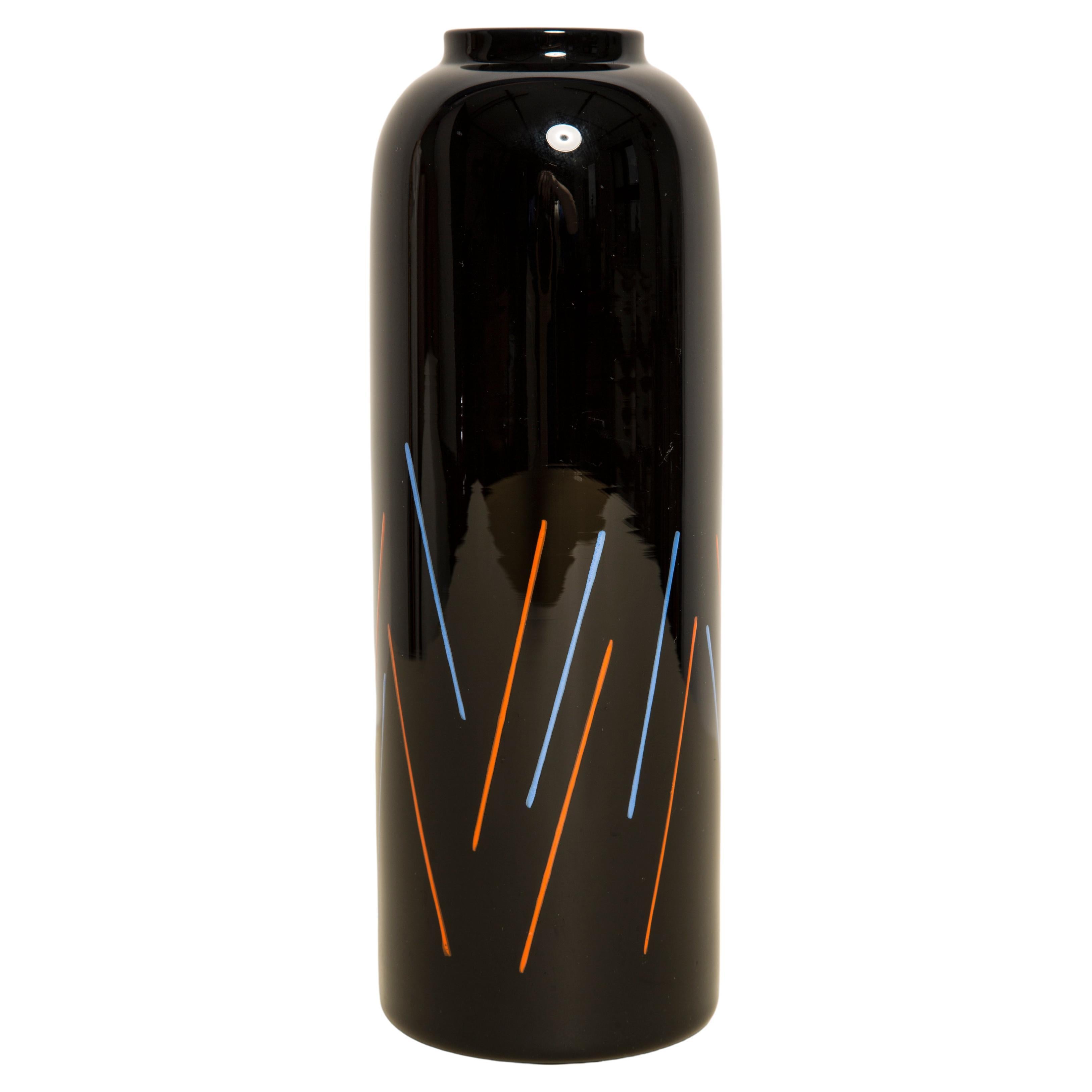 Vaso unico dipinto a mano in nero e blu rosso, XX secolo, Europa, anni 2000