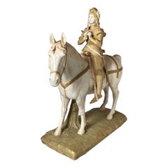 Einzigartige handbemalte Porzellanfigur von Jeanne d'Arc auf einem Pferd
