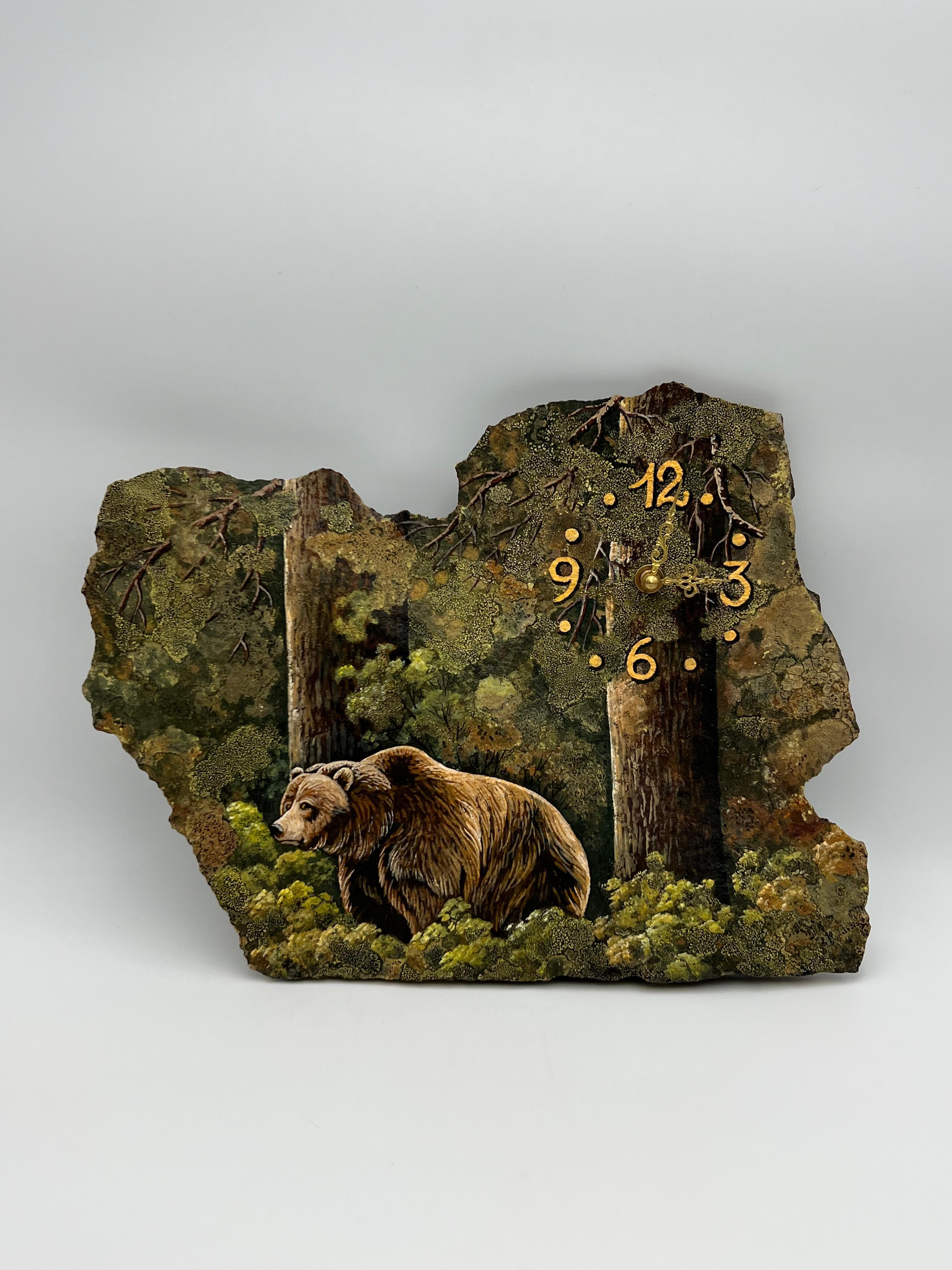 Unique Hand-Painted Stone Wall Clock with Bear Motif and Natural Moss For Sale 8